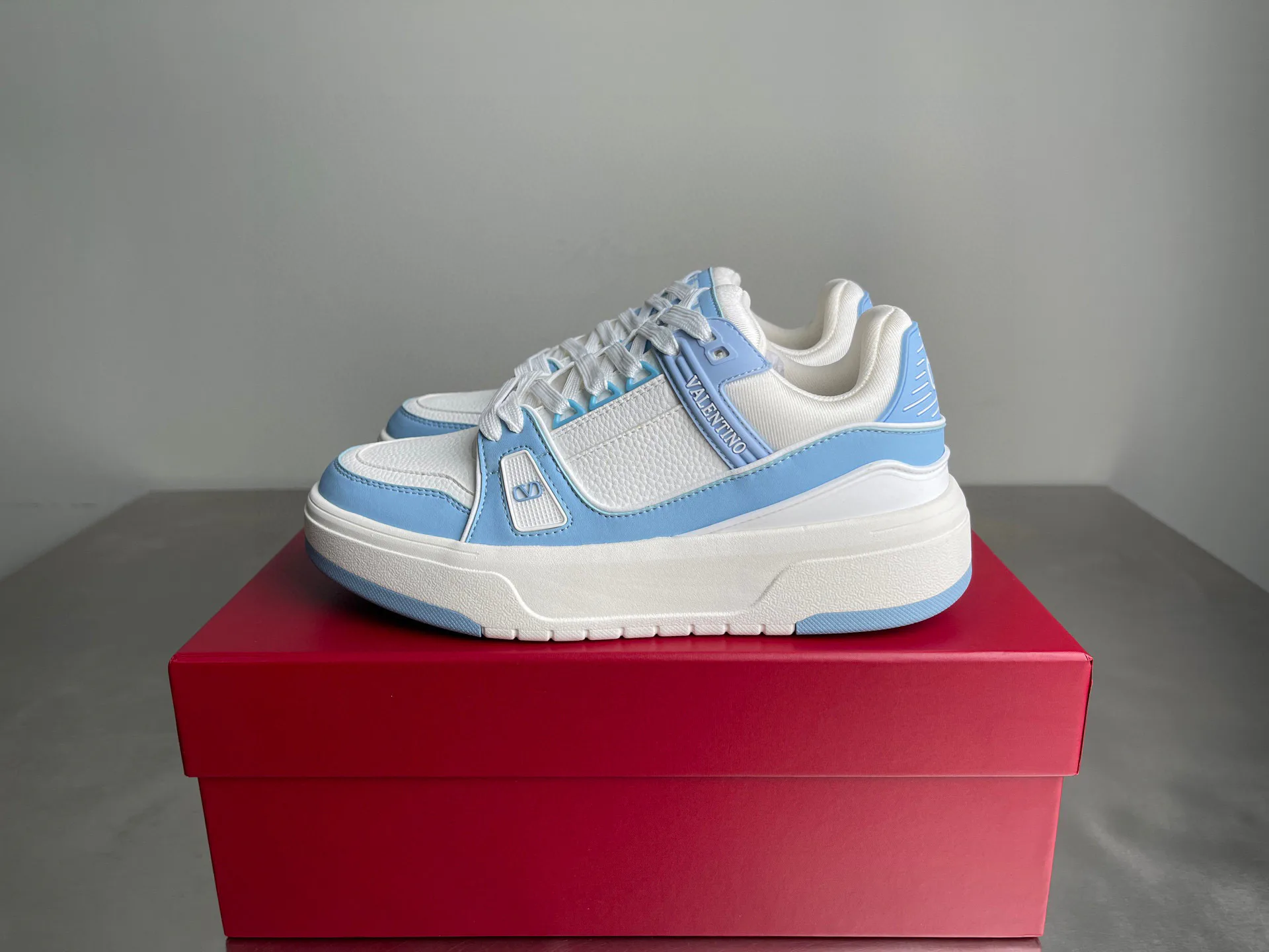 Кроссовки Женские Valentino 2733300