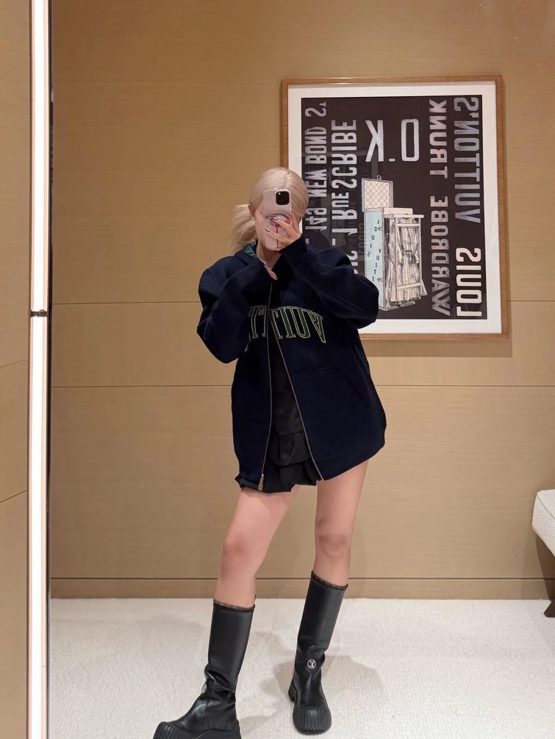 Куртки И Пуховики Женские Louis Vuitton 252570