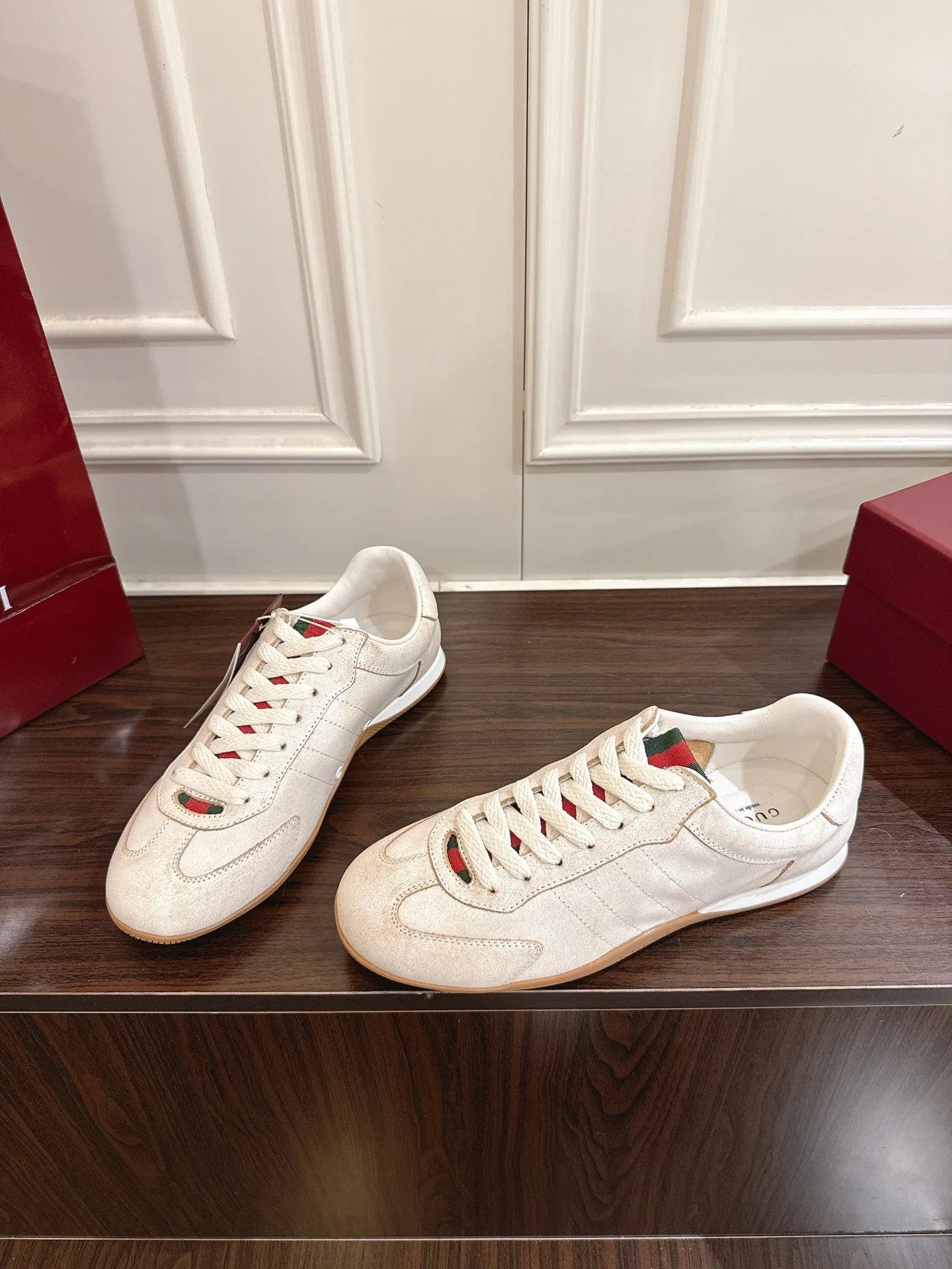 Кроссовки Женские Gucci 3922470