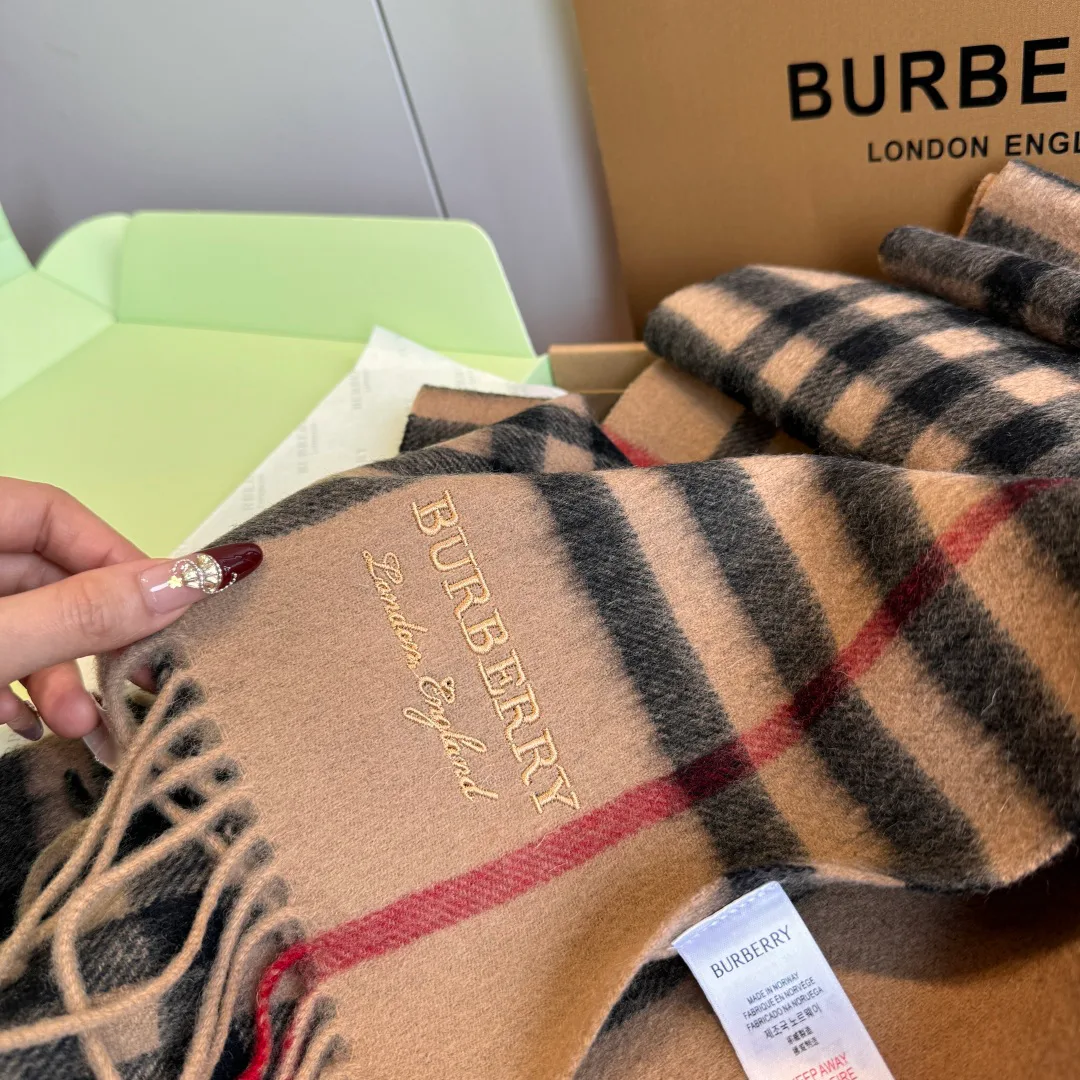 Шарфы Burberry 4549911