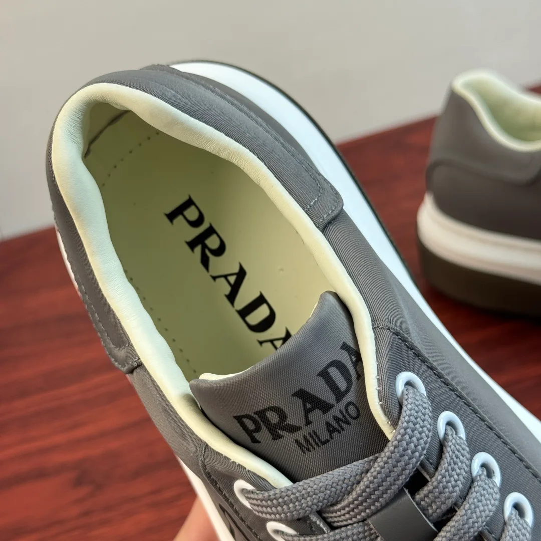 Кроссовки Мужские Prada 16935017