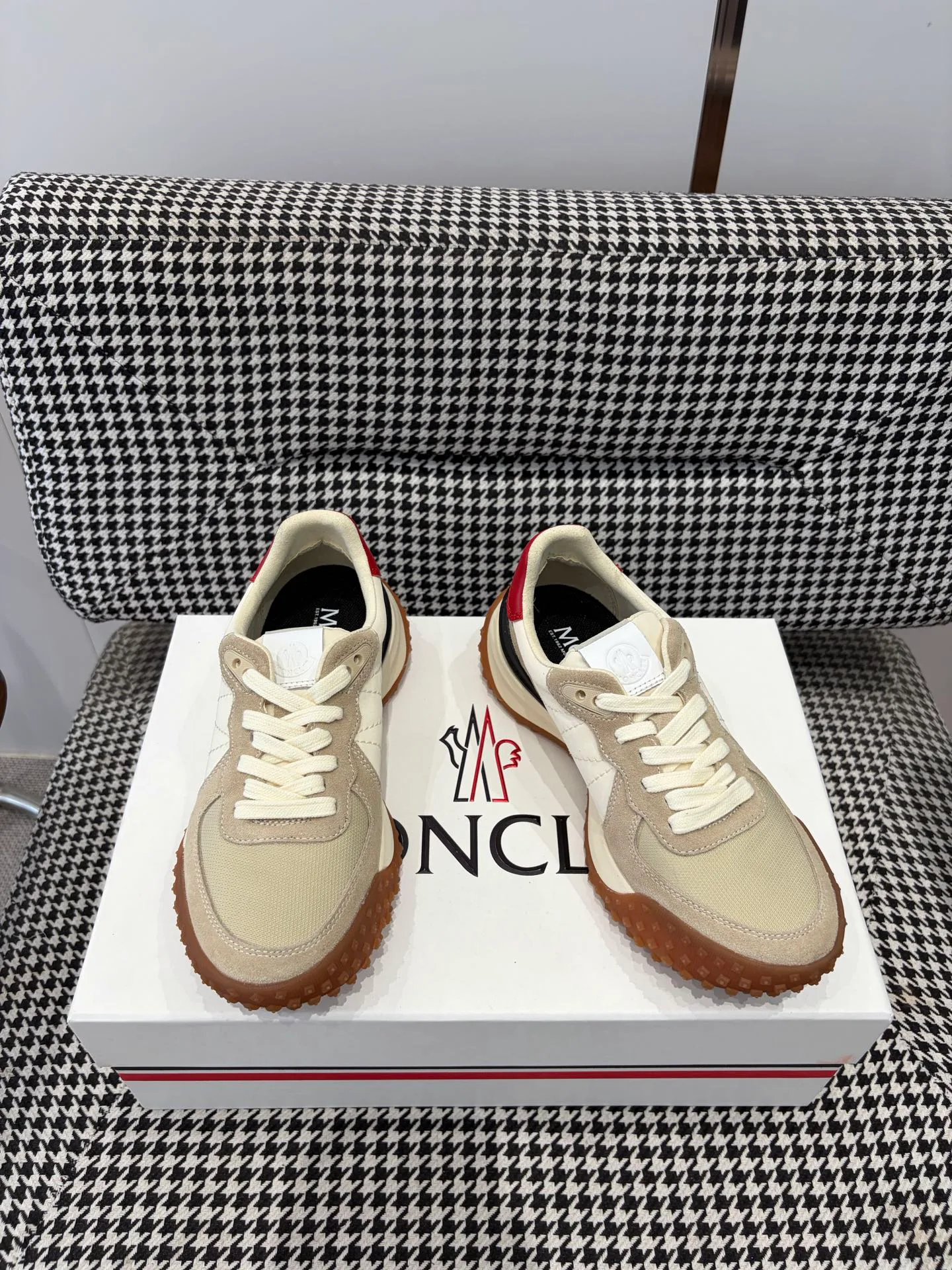Кроссовки Женские Moncler 19081254