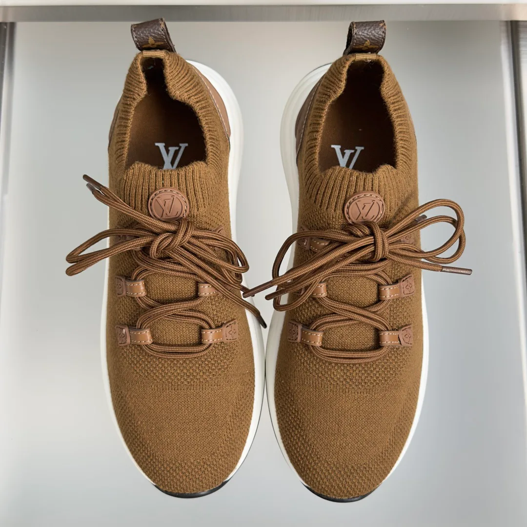 Кроссовки Женские Louis Vuitton 17950534