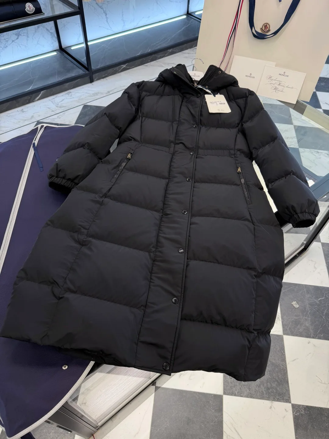 Куртки И Пуховики Женские Moncler 18946178