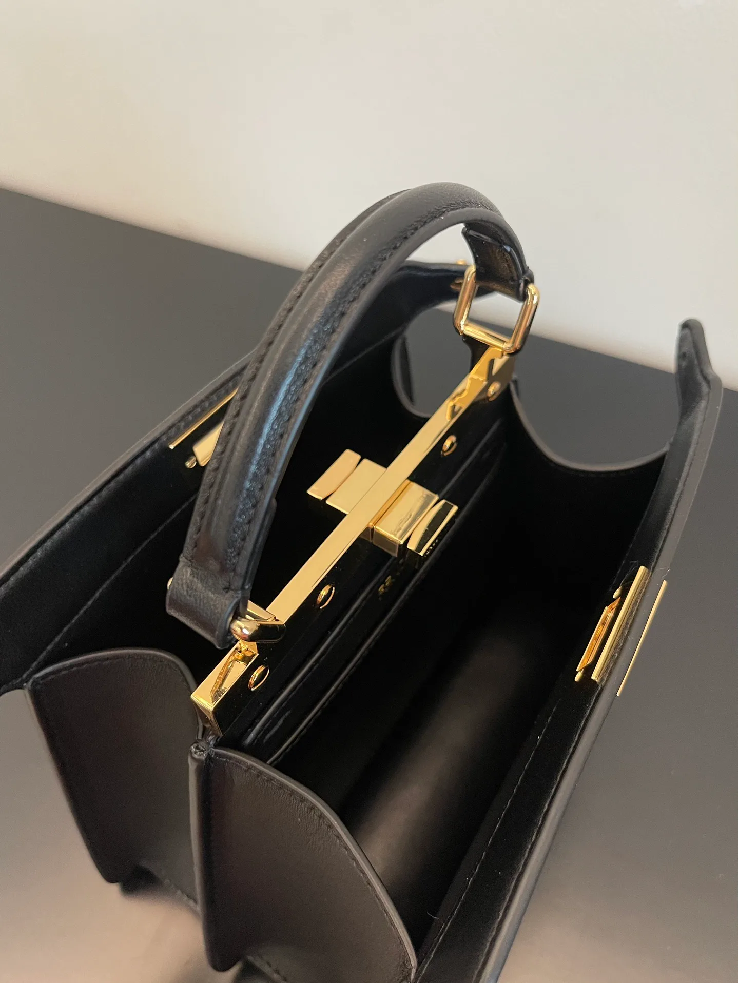 Классические Сумки Женские Fendi 13234494