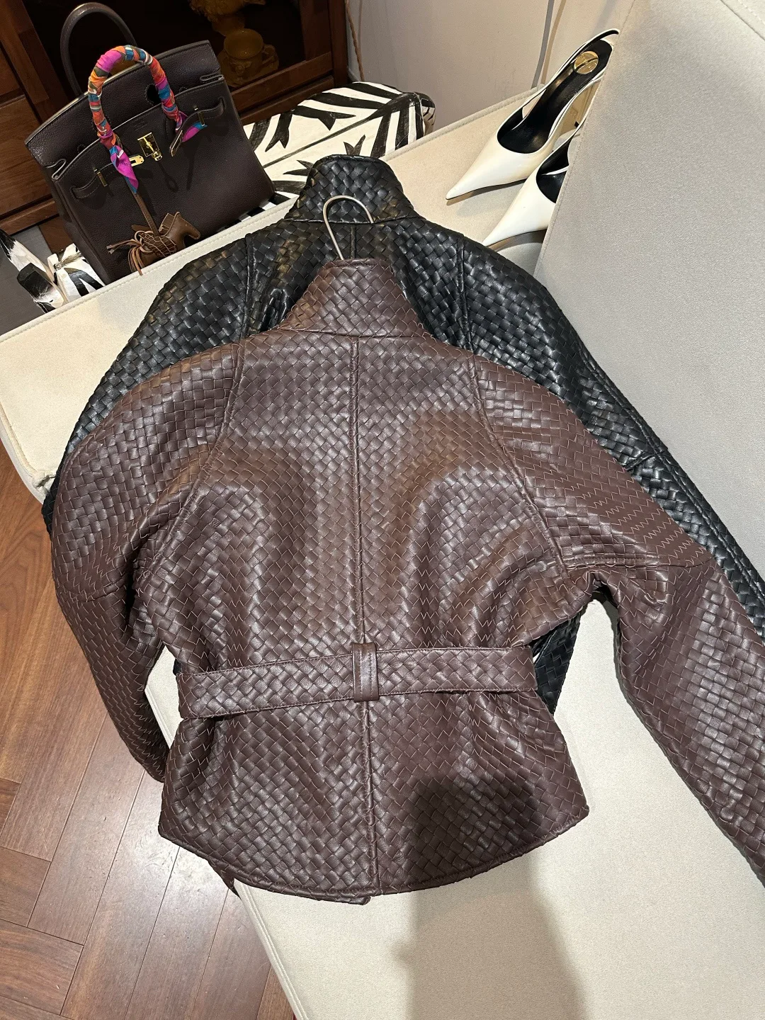 Кожаные Куртки И Дублёнки Женские Bottega Veneta 17598085