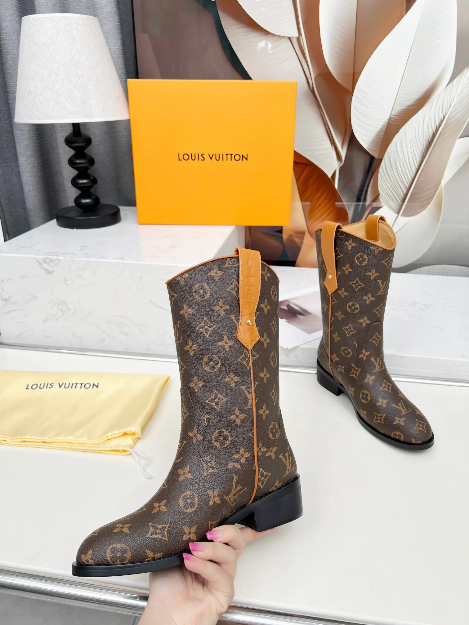 Ботинки Женские Louis Vuitton 17948506