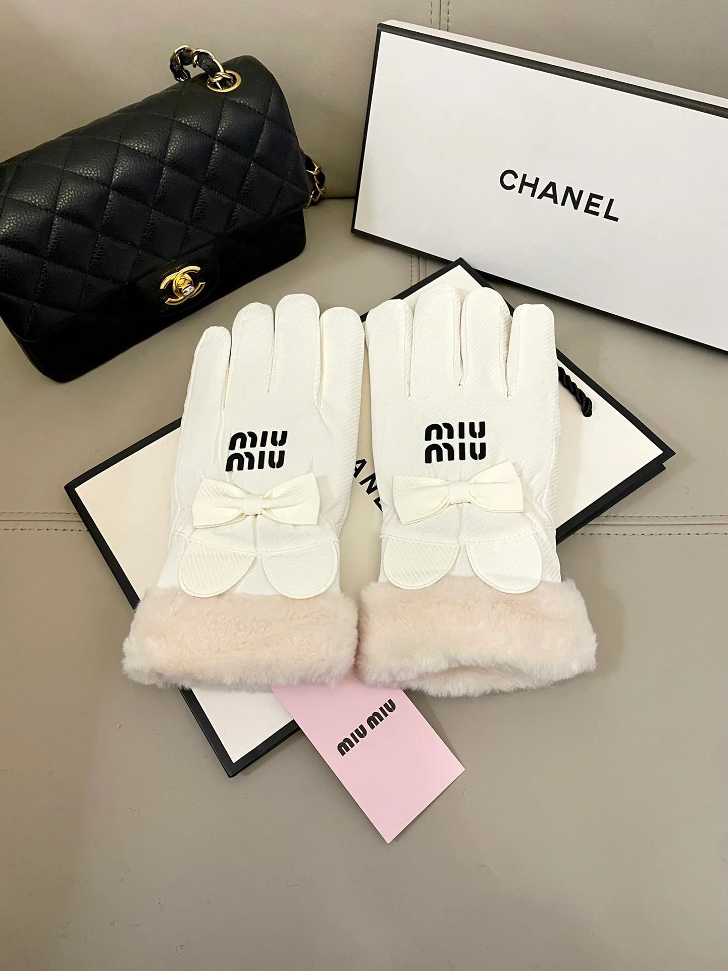 Перчатки Miu Miu 262321