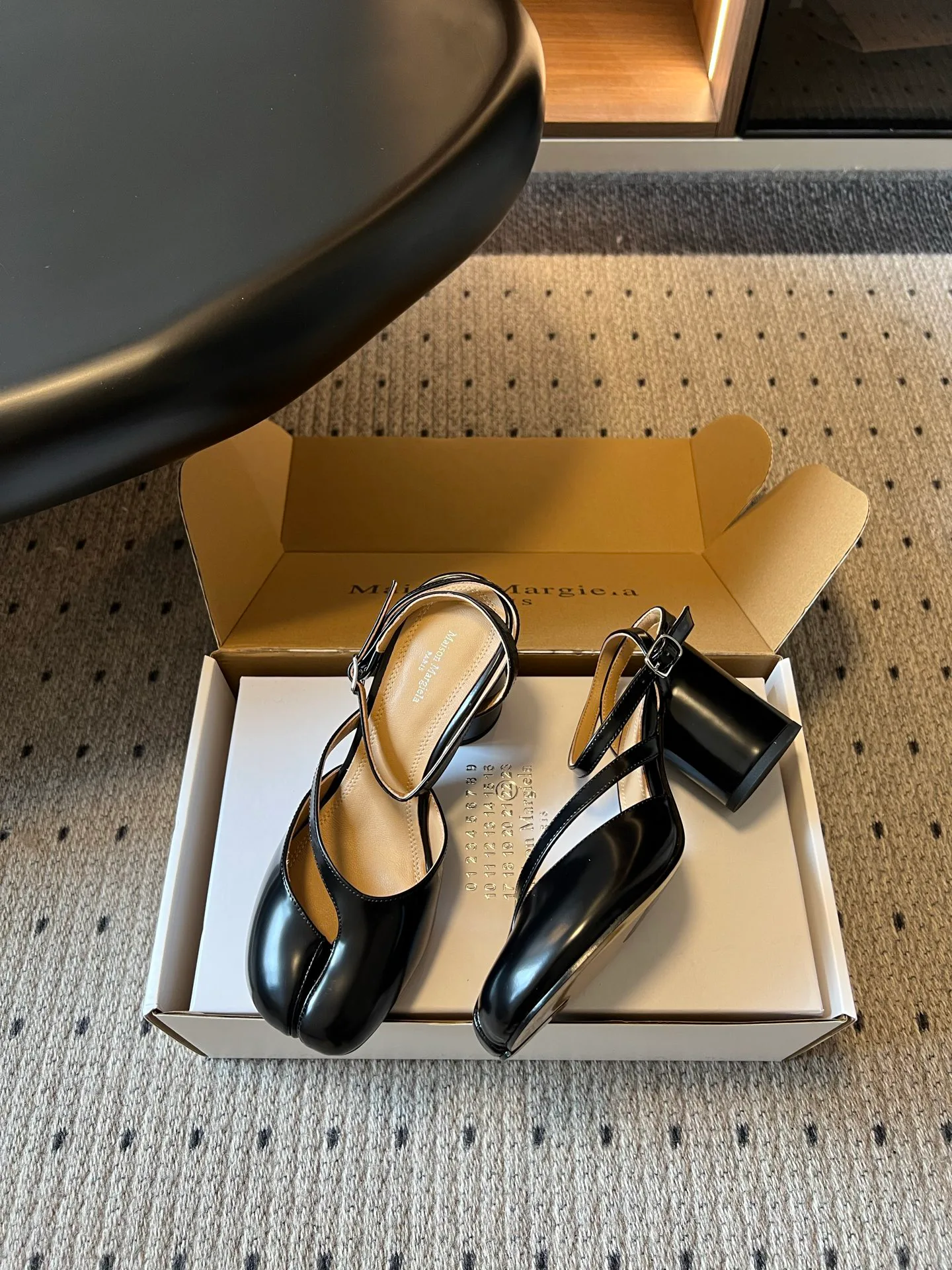 Босоножки Женские Maison Margiela 17686647