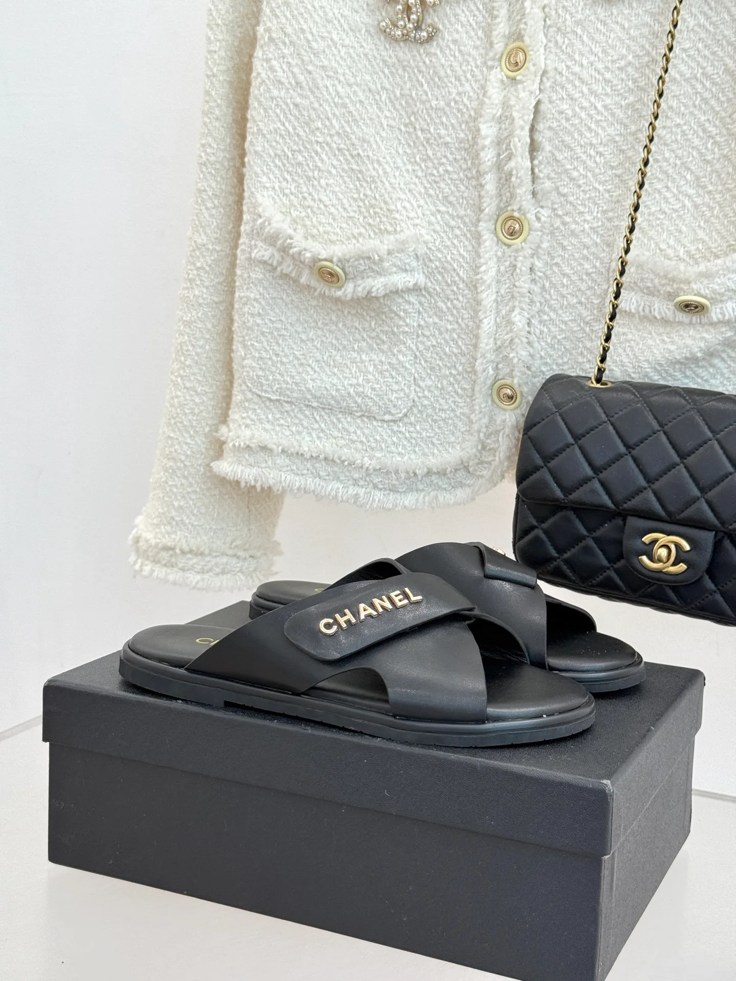 Шлепанцы Женские Chanel 12330965