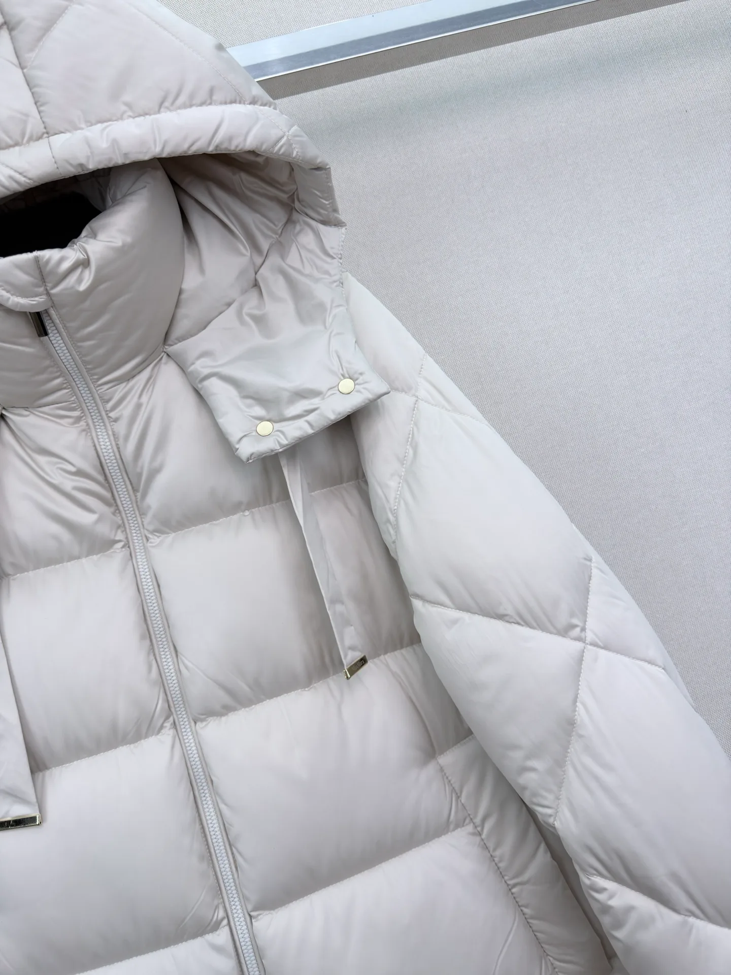 Куртки И Пуховики Женские Max Mara 18056529