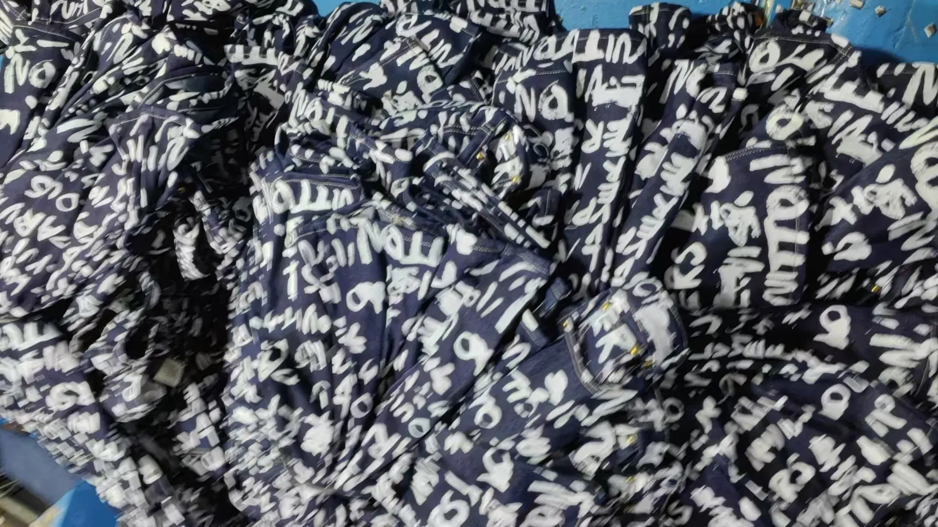 Джинсы Мужские Louis Vuitton 1566566