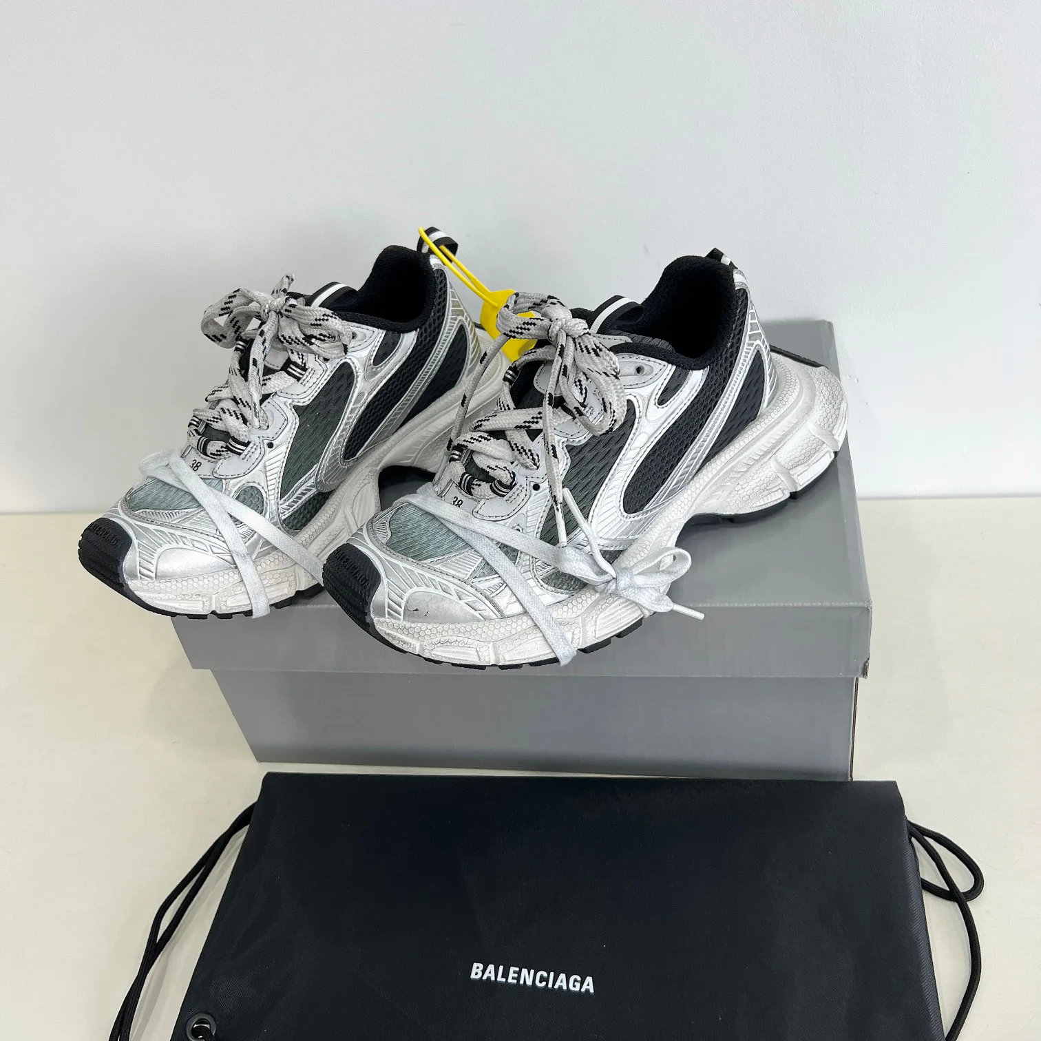 Кроссовки Женские Balenciaga 19128925