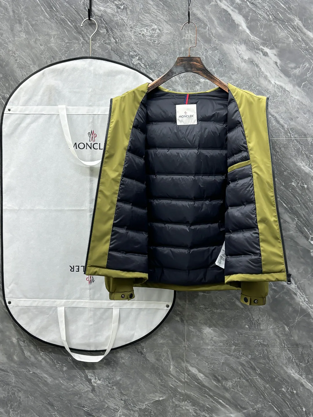 Куртки И Пуховики Мужские Moncler 342139