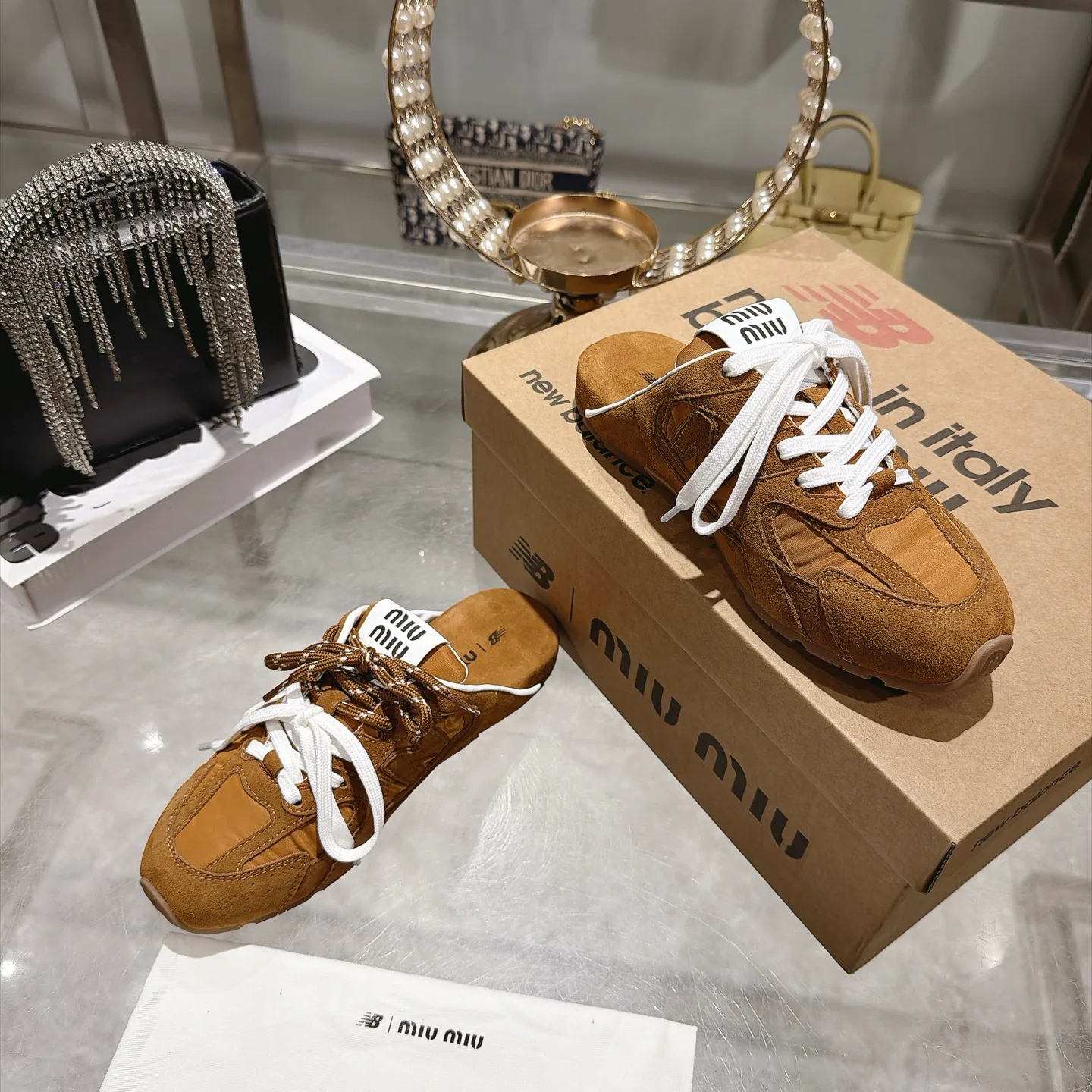Кроссовки Женские Miu Miu 18034823