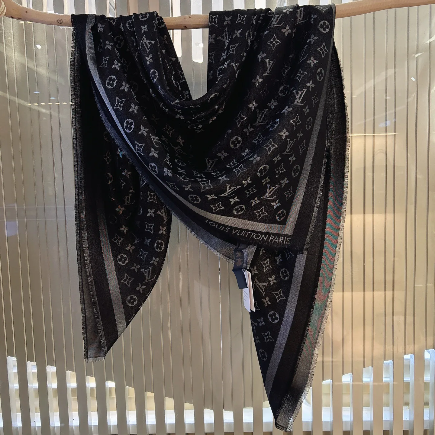 Шарфы Louis Vuitton 18267547