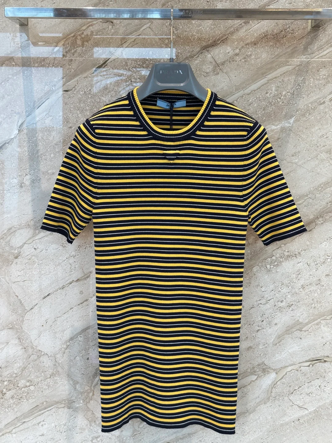 Футболки Женские Prada 12769317