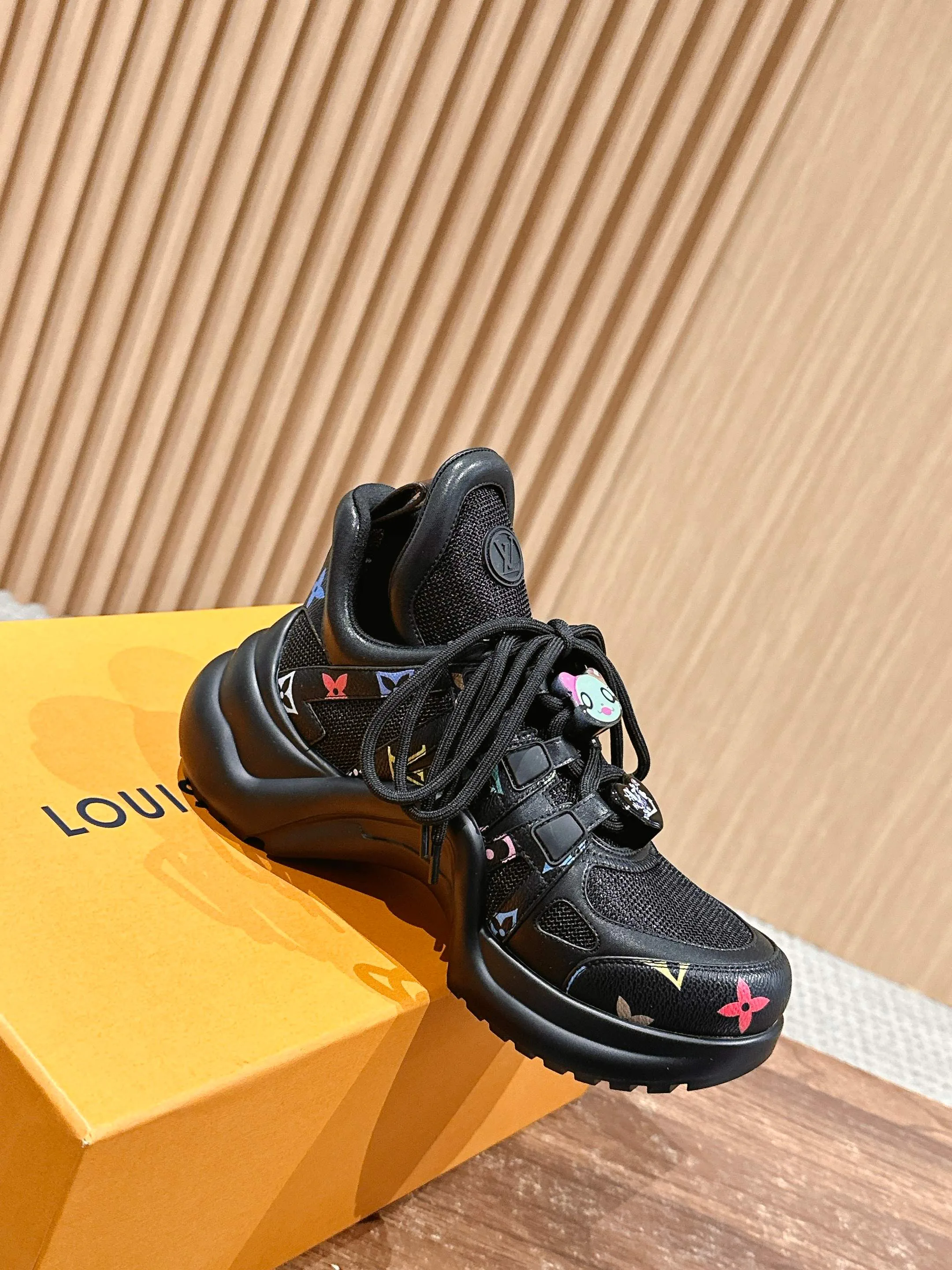 Кроссовки Женские Louis Vuitton 28181