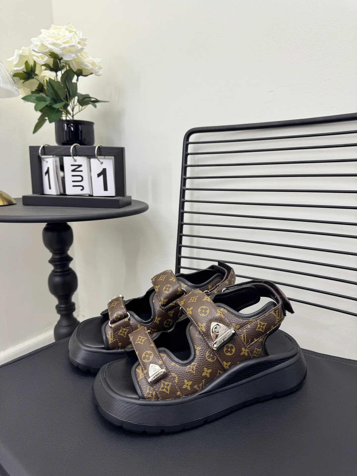 Сандалии Женские Louis Vuitton 11055246