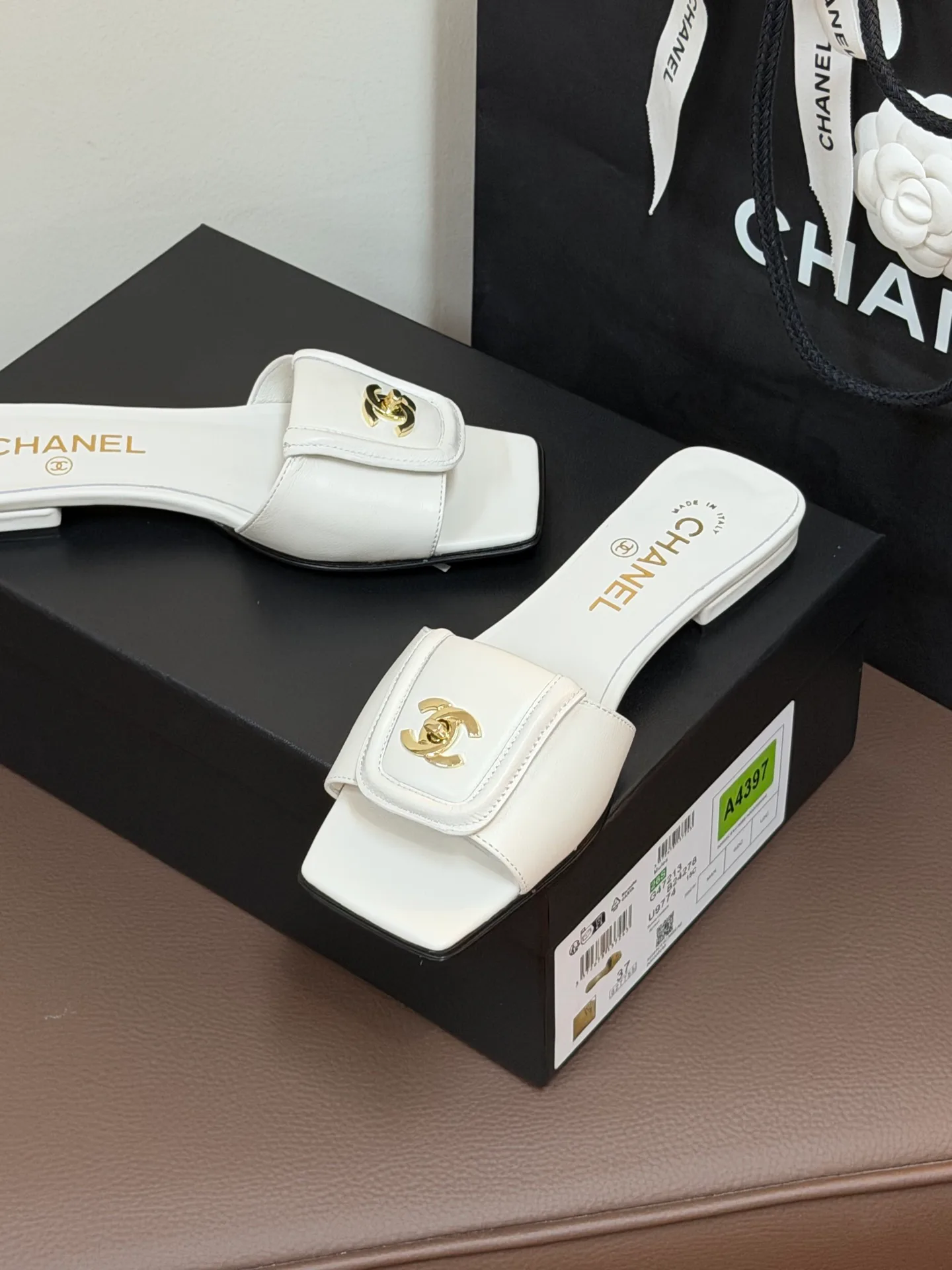 Шлепанцы Женские Chanel 12163312