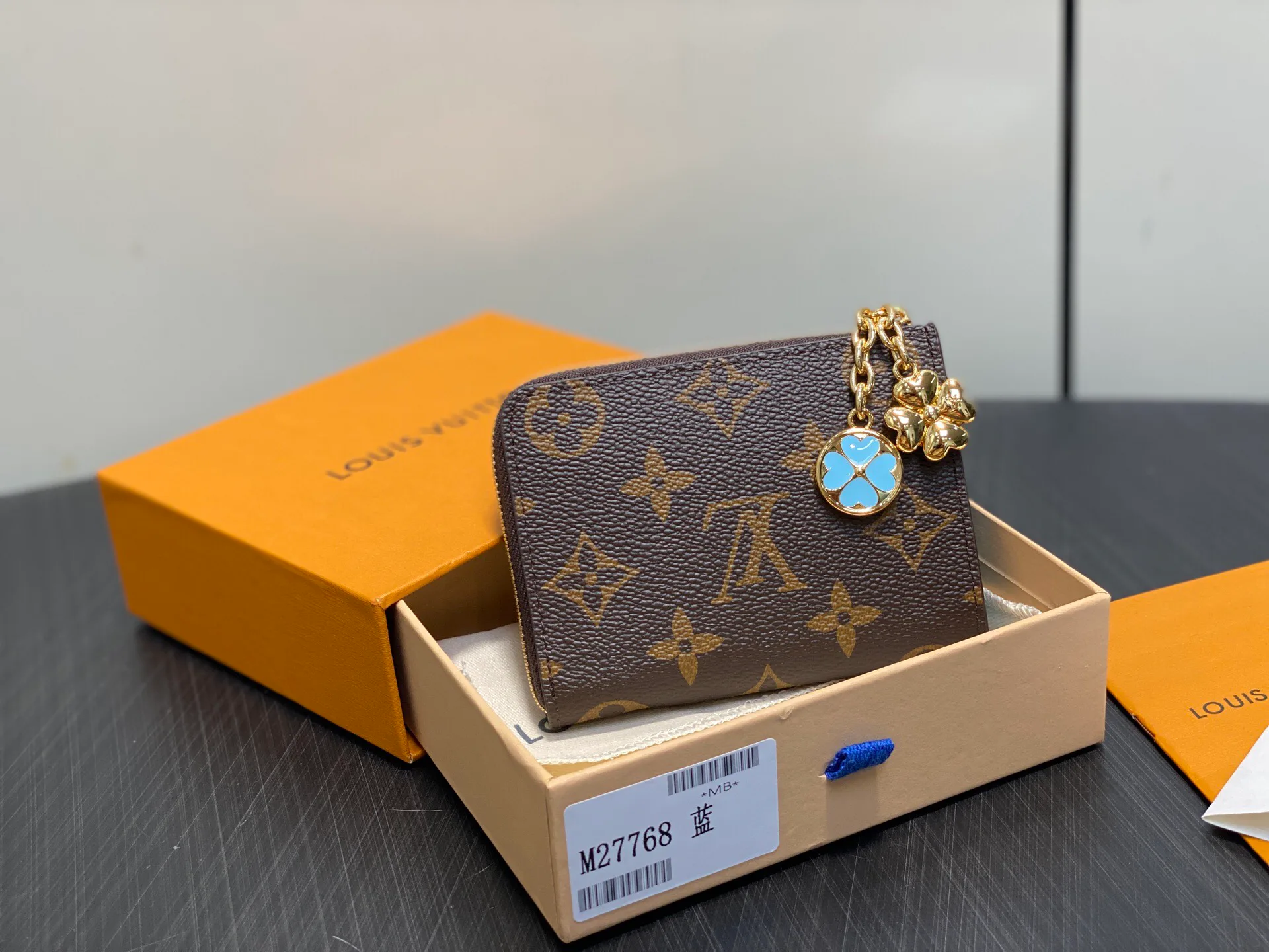 Клатчи Женские Louis Vuitton 12173468
