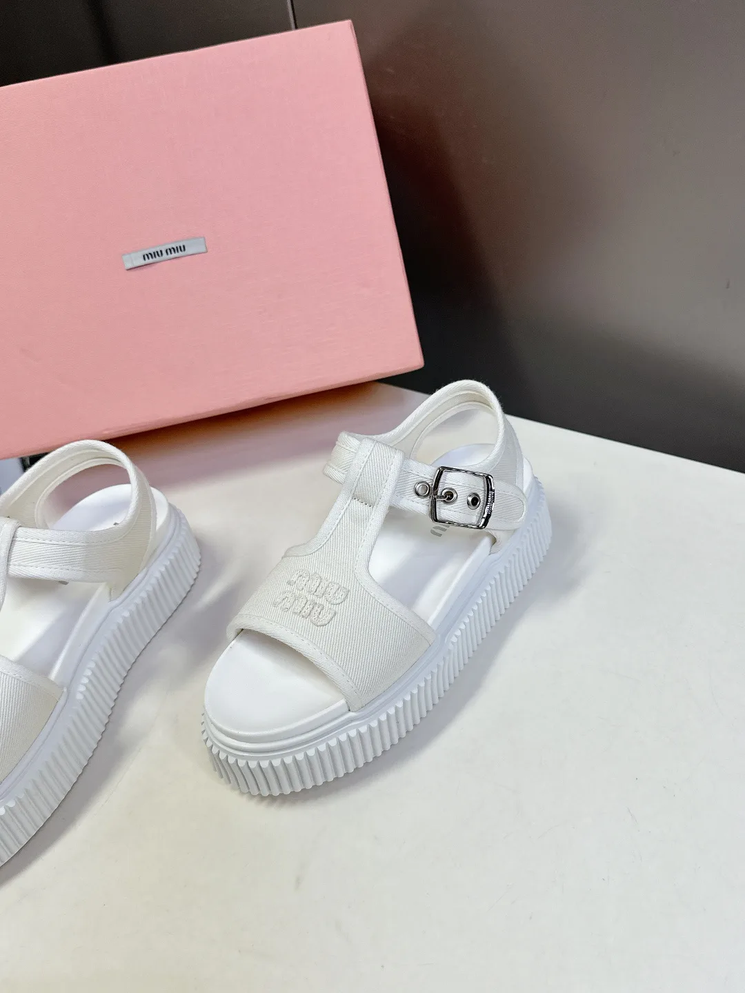 Босоножки Женские Miu Miu 13332438