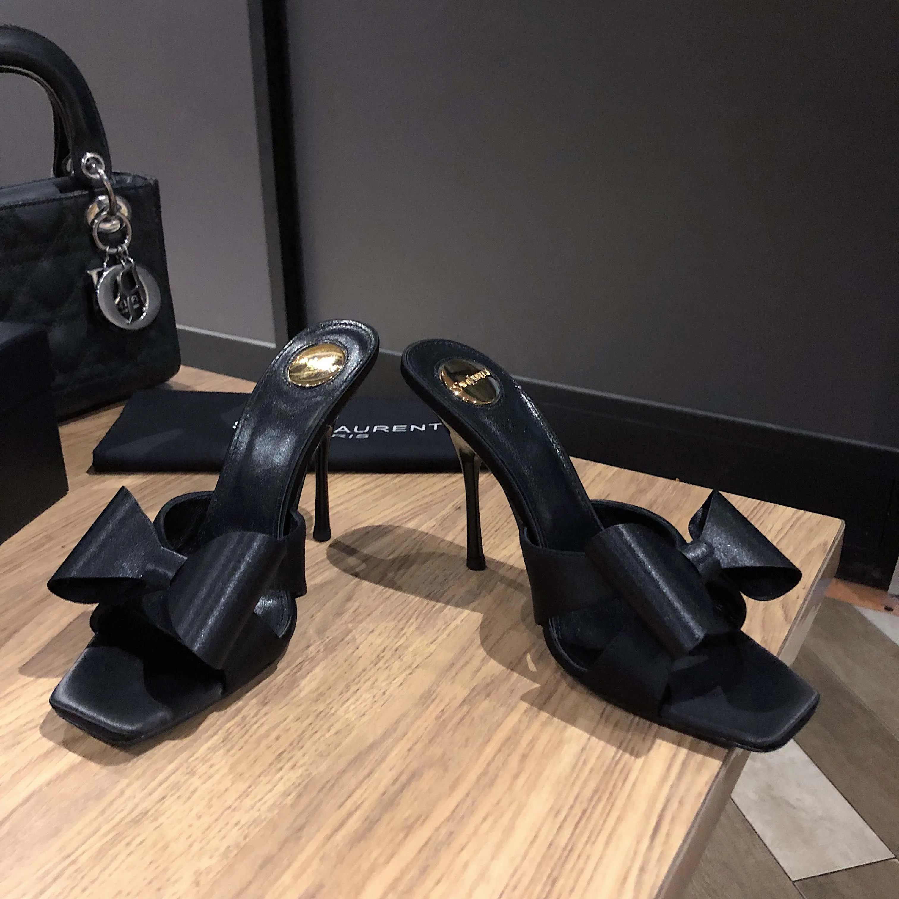 Босоножки Женские Saint Laurent 11220489