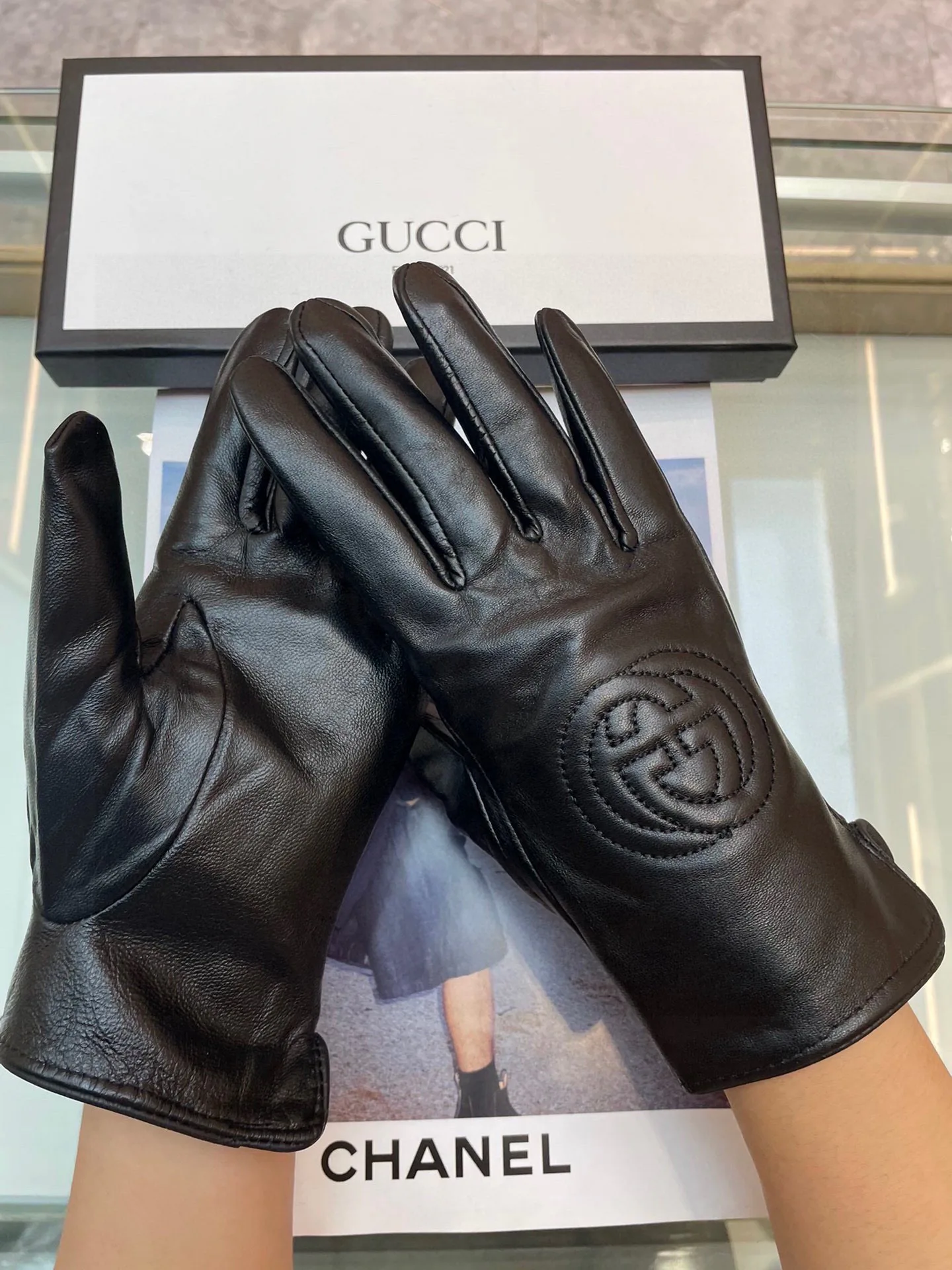 Перчатки Gucci 386876