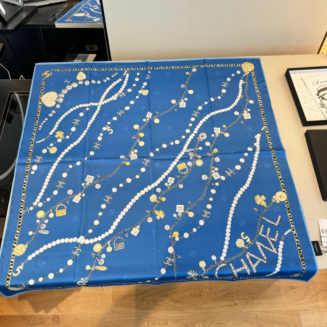 Платки Chanel 10978321