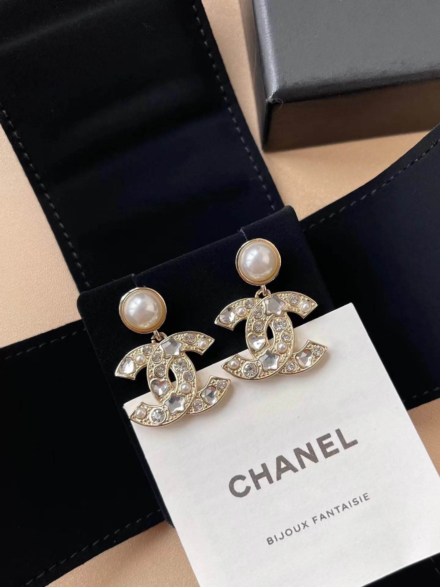 Бижутерия Chanel 1302356