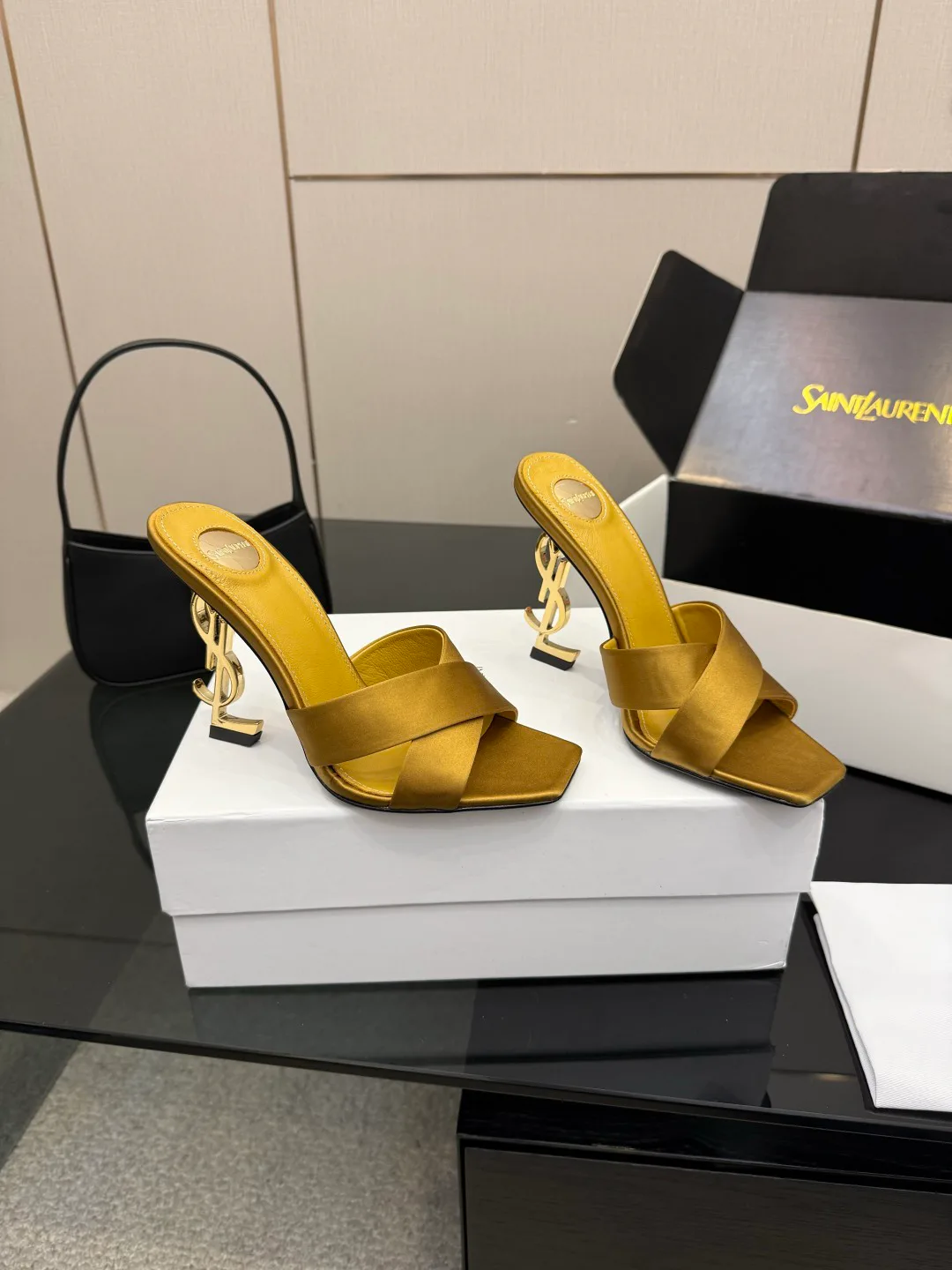 Босоножки Женские Saint Laurent 11336496