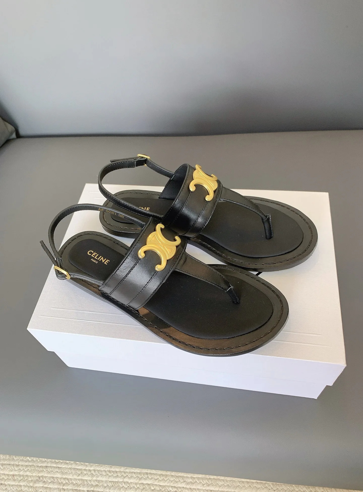 Шлепанцы Женские Celine 17656605