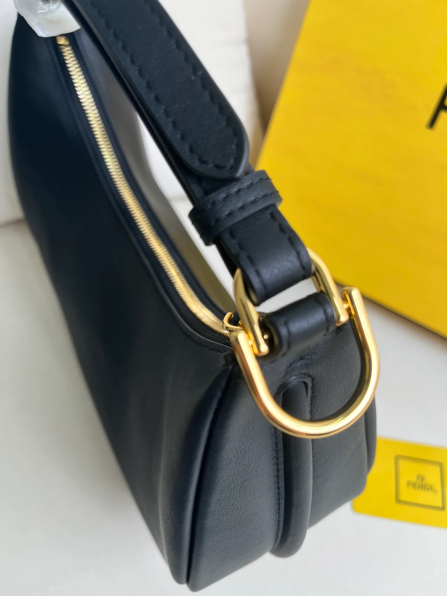 Классические Сумки Женские Fendi 17542200