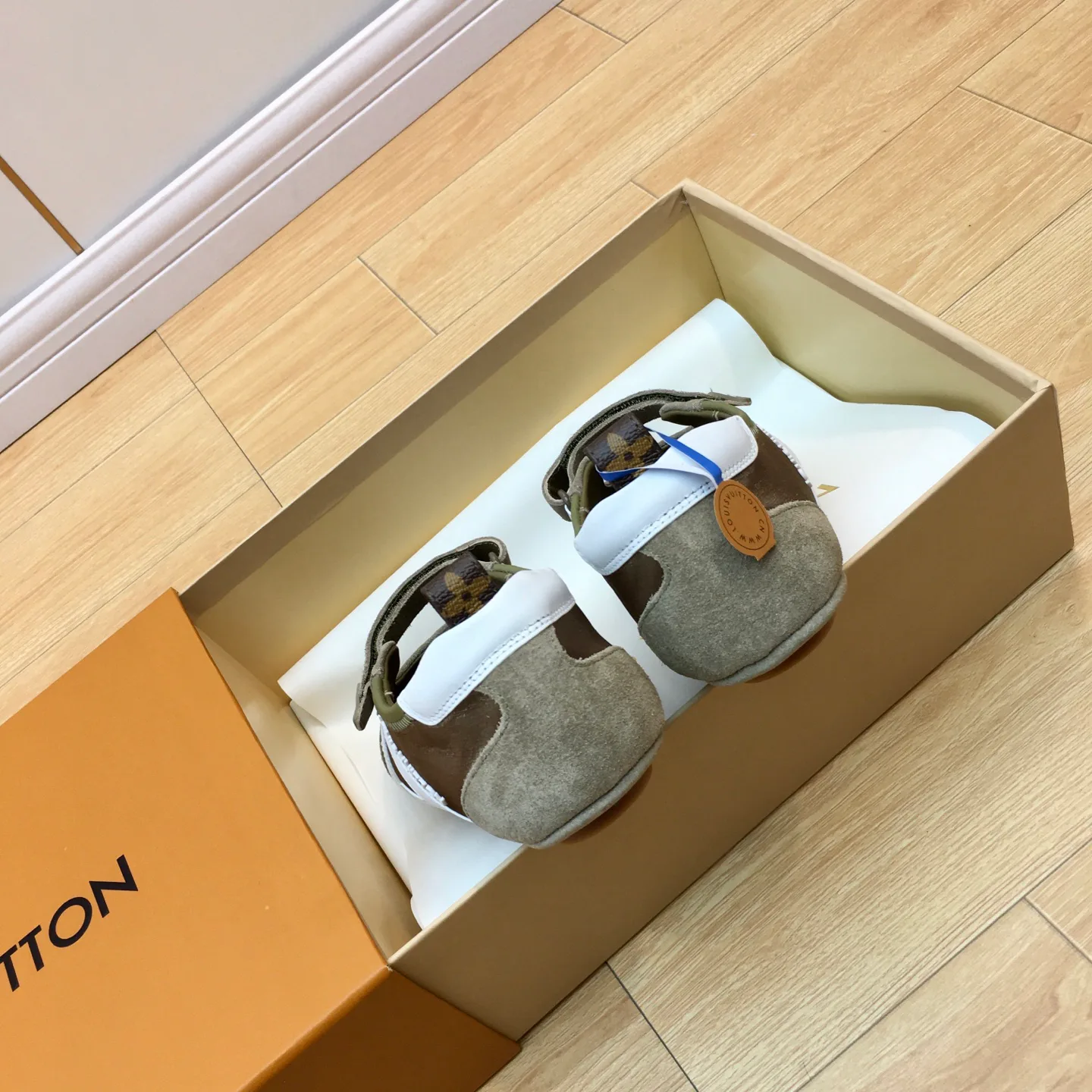 Балетки Женские Louis Vuitton 11410202