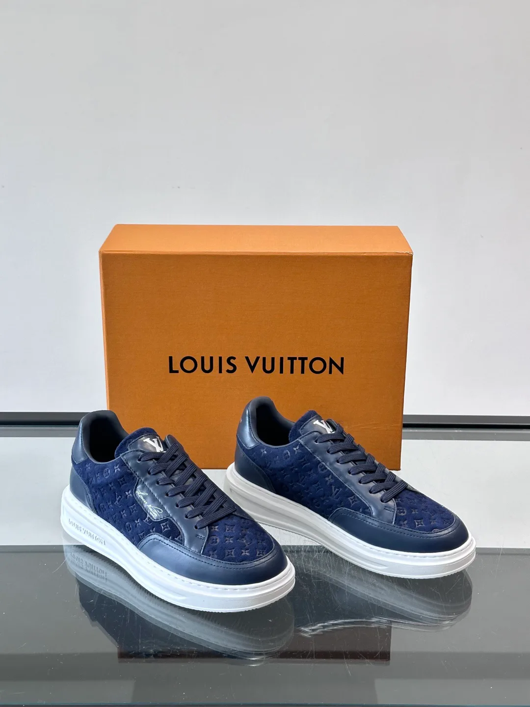 Кроссовки Мужские Louis Vuitton 19597854