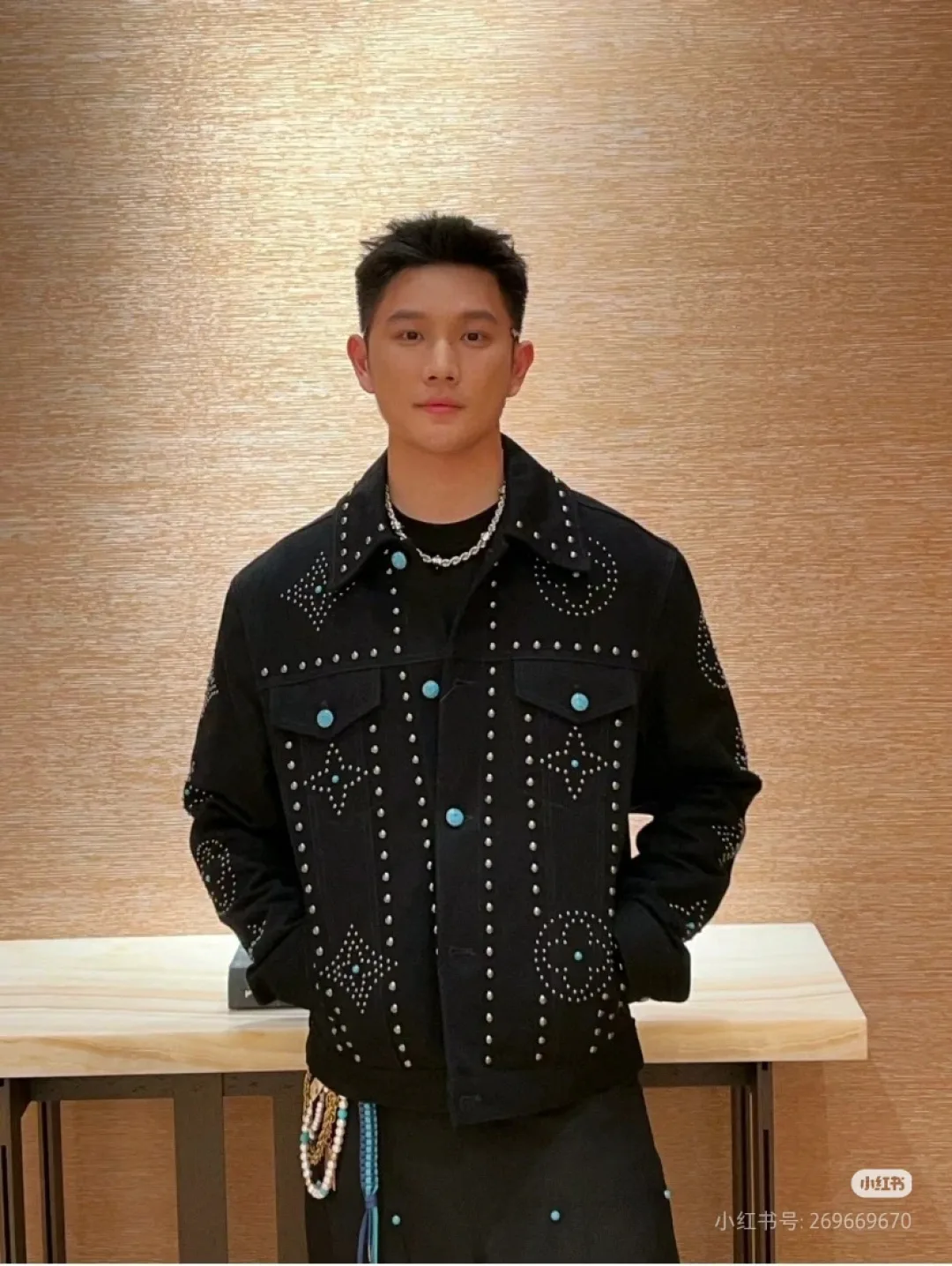 Куртки И Пуховики Мужские Louis Vuitton 9033827