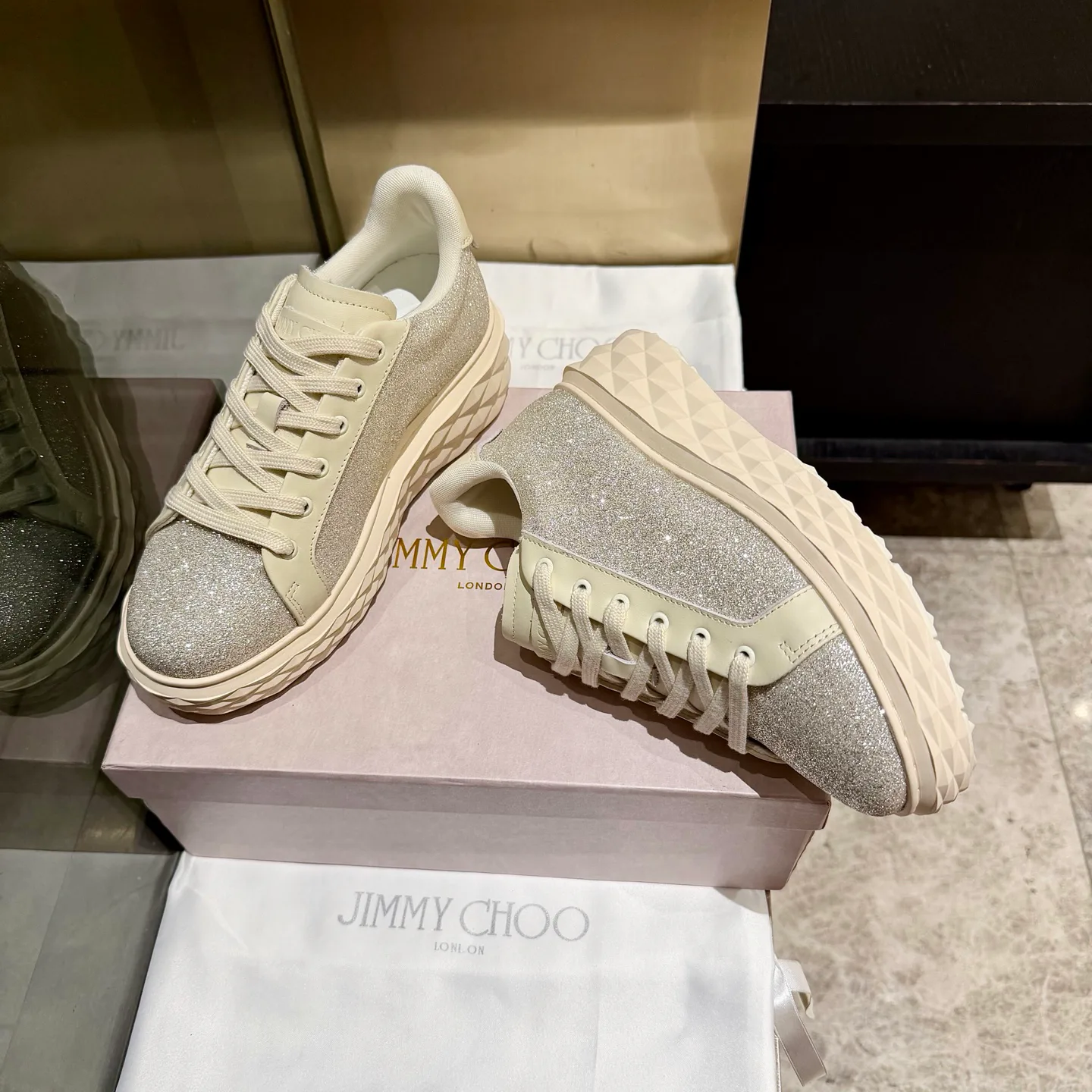 Кроссовки Женские Jimmy Choo 18104588