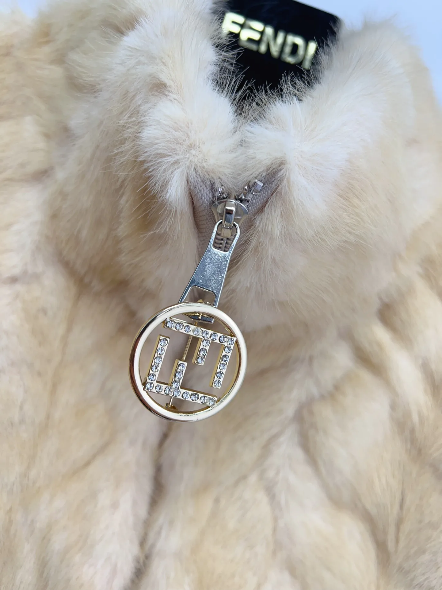 Шубы Женские Fendi 856082