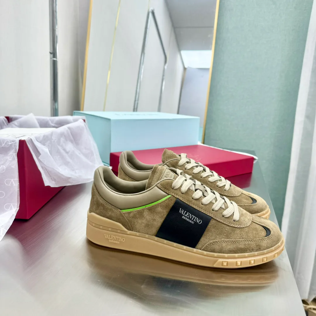 Кроссовки Женские Valentino 17955032