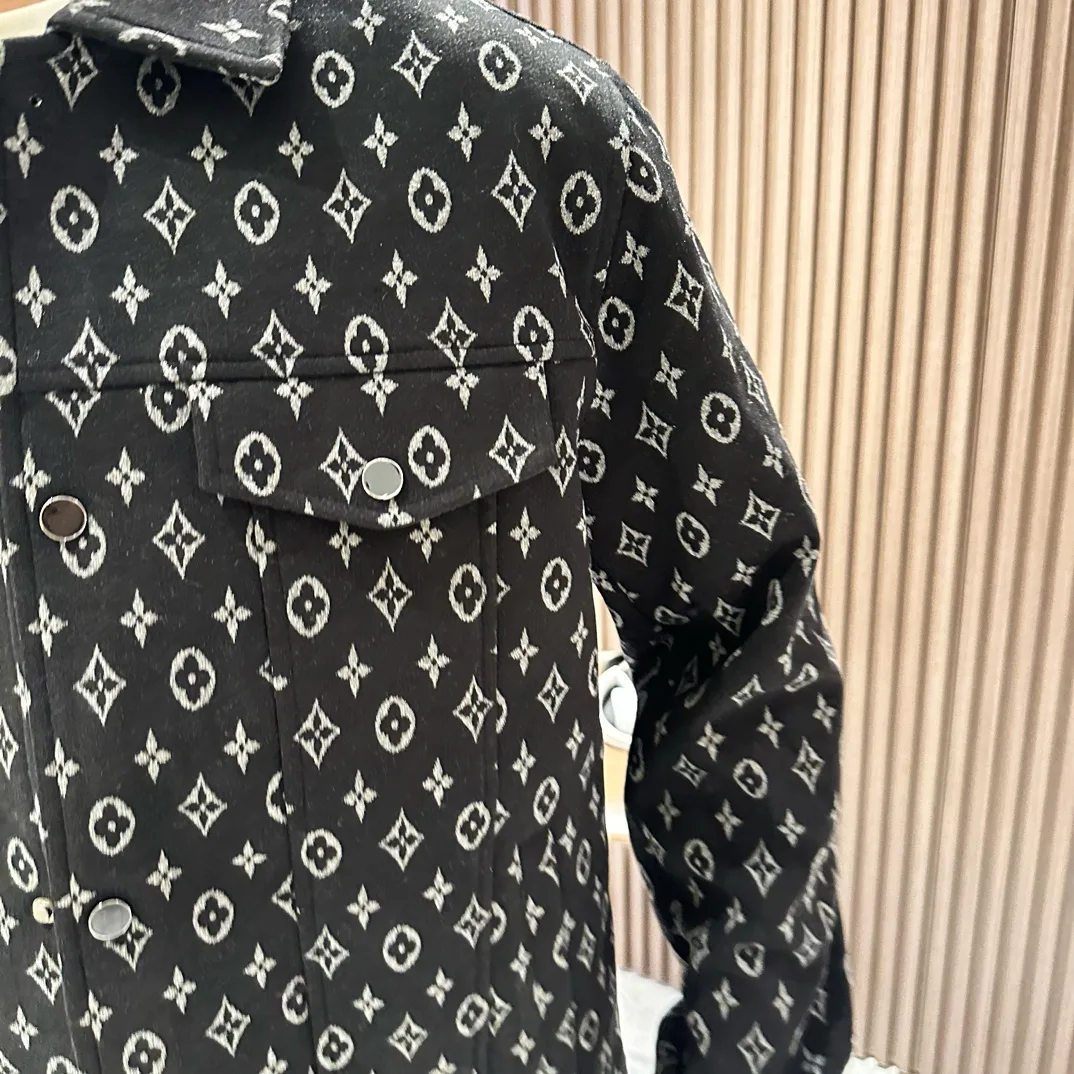 Куртки И Пуховики Мужские Louis Vuitton 18197301