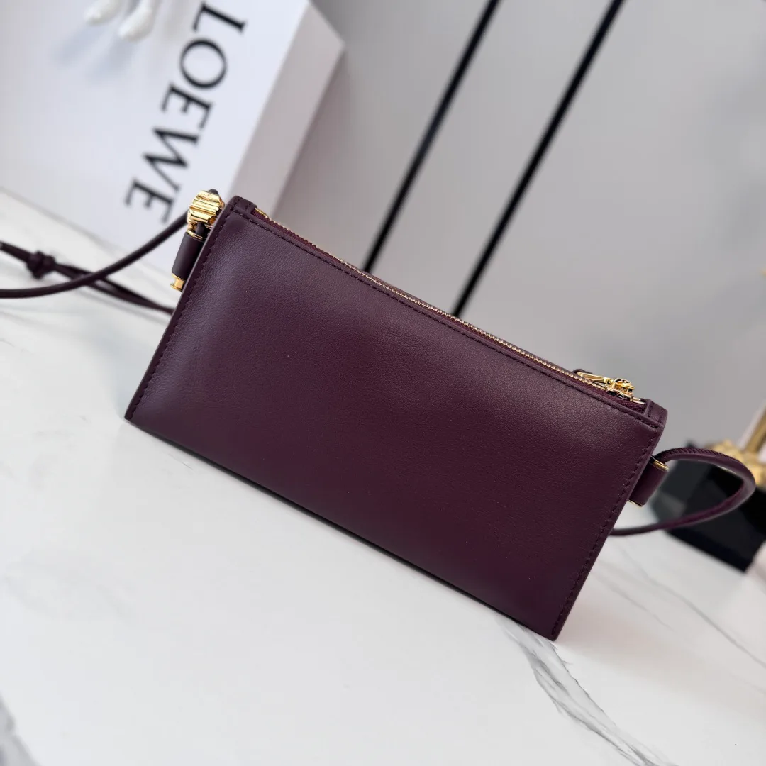 Клатчи Женские Loewe 11939135