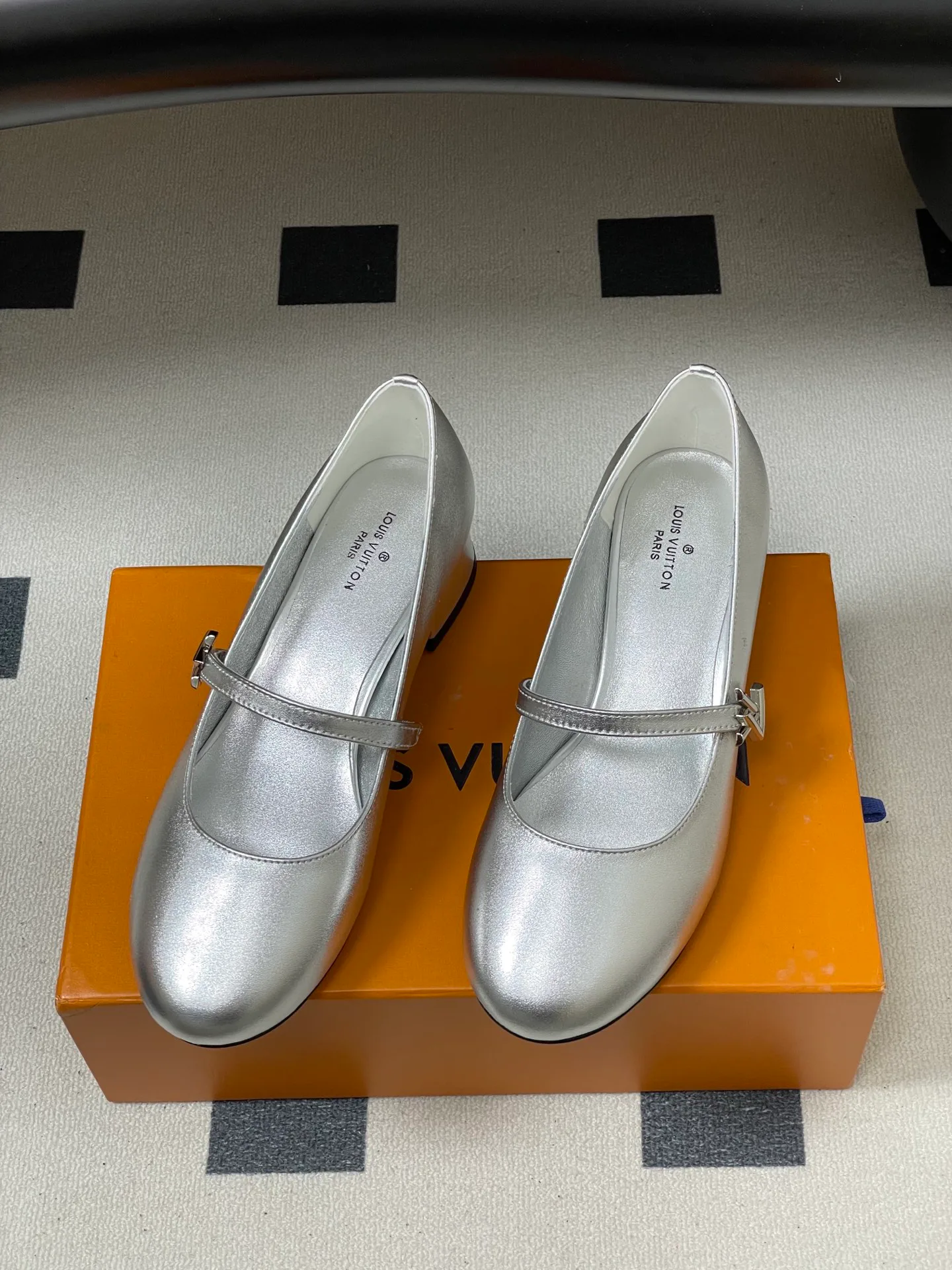 Босоножки Женские Louis Vuitton 11628712