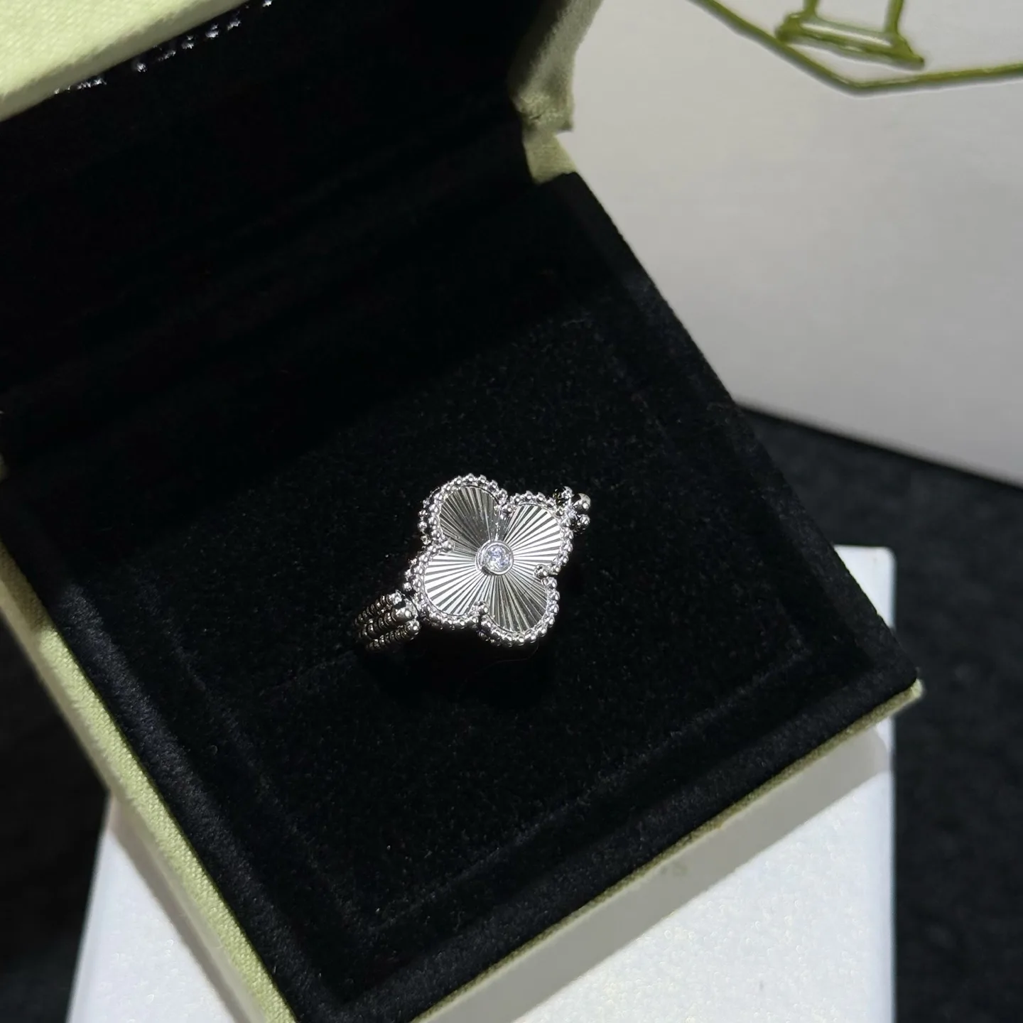 Бижутерия Van Cleef & Arpels 910013