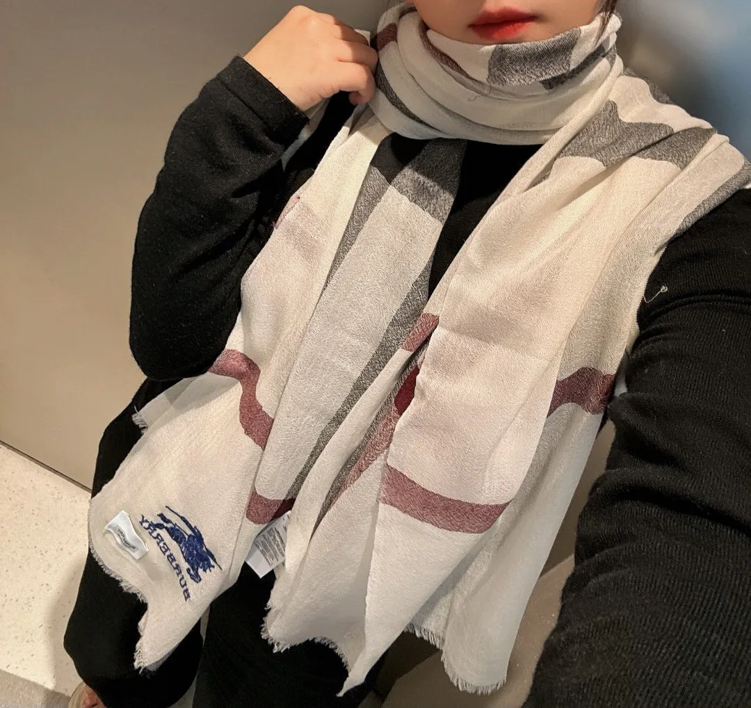 Шарфы Burberry 18222429