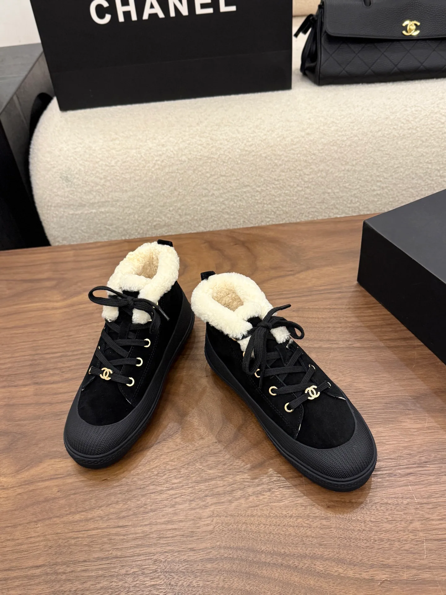 Кроссовки Женские Chanel 19501825