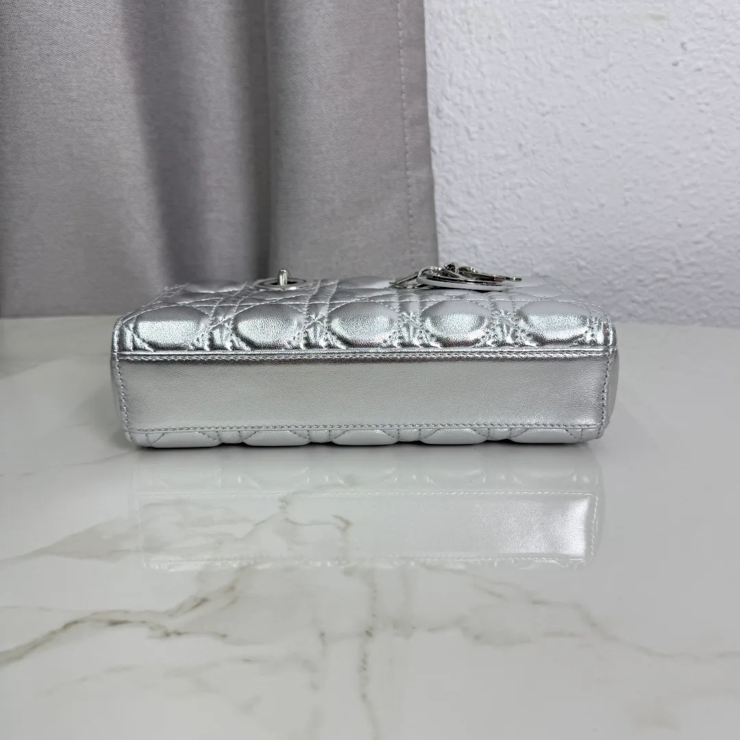 Классические Сумки Женские Christian Dior 18116446