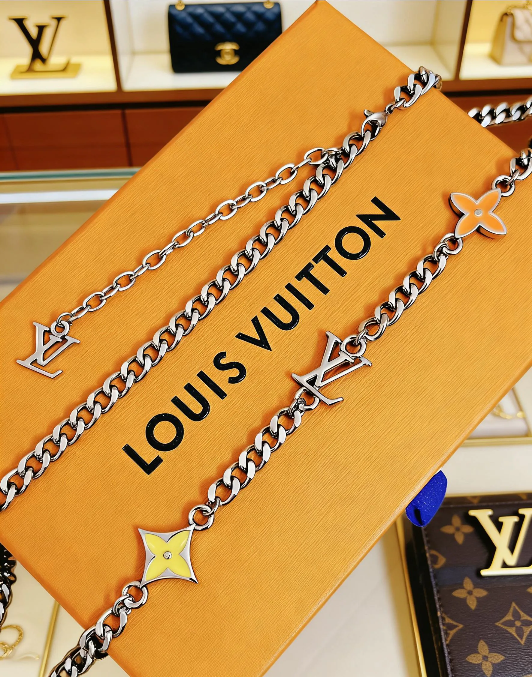 Бижутерия Louis Vuitton 11755906
