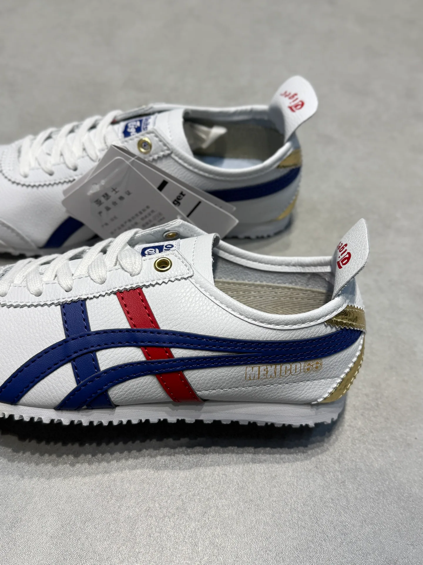Кроссовки Женские Asics 18192629