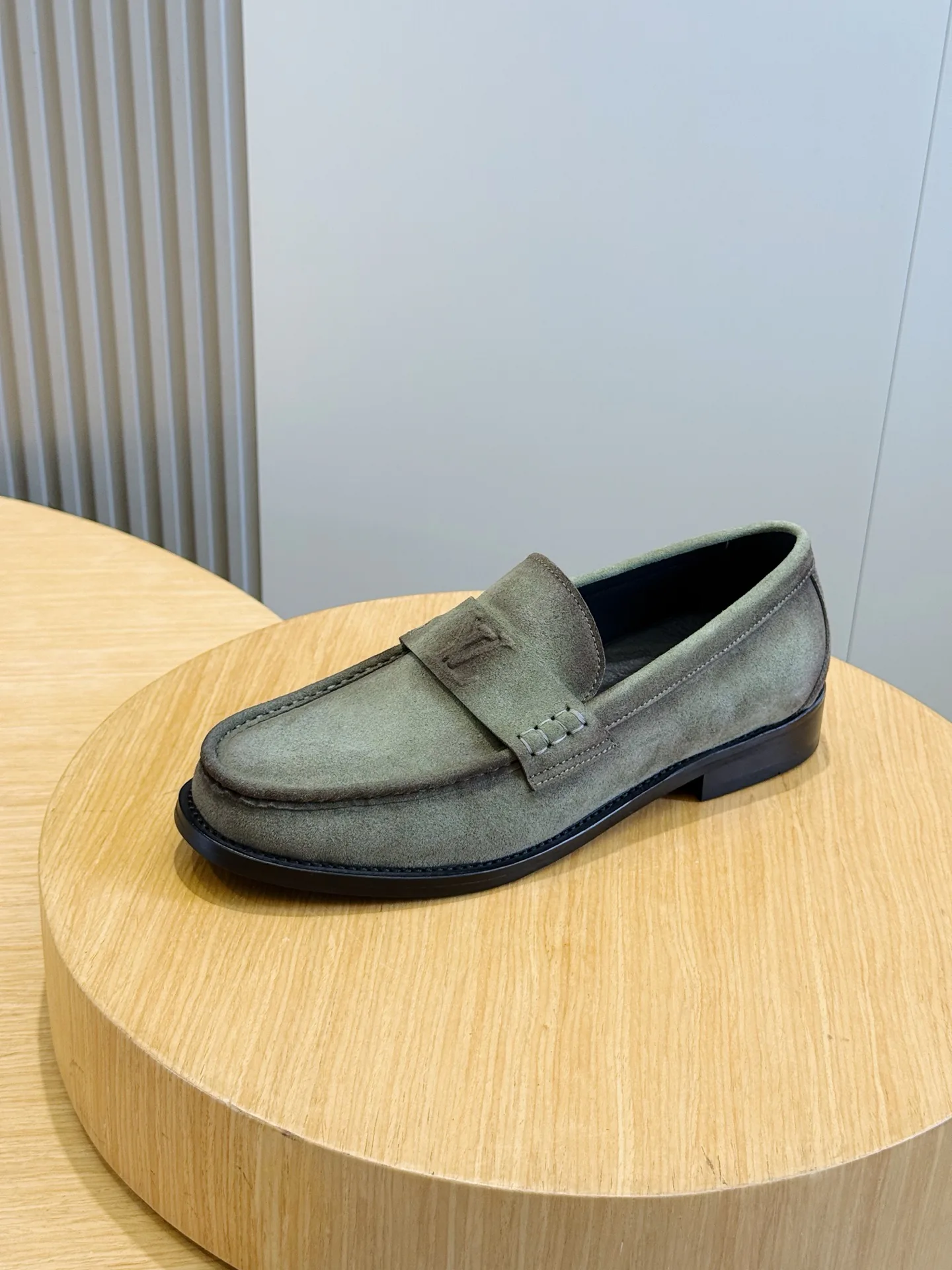 Лоферы И Туфли Мужские Louis Vuitton 18247428