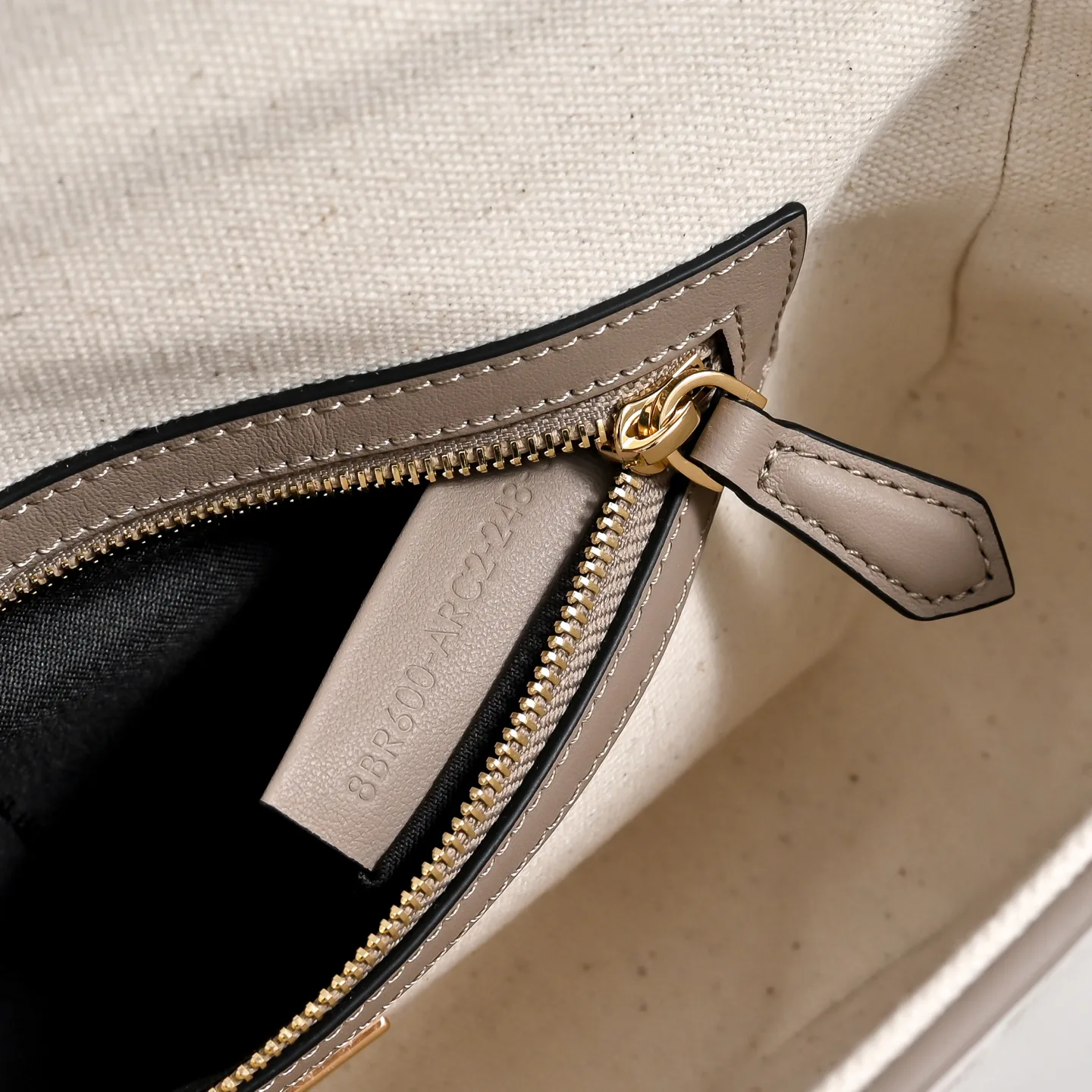 Классические Сумки Женские Fendi 18004260